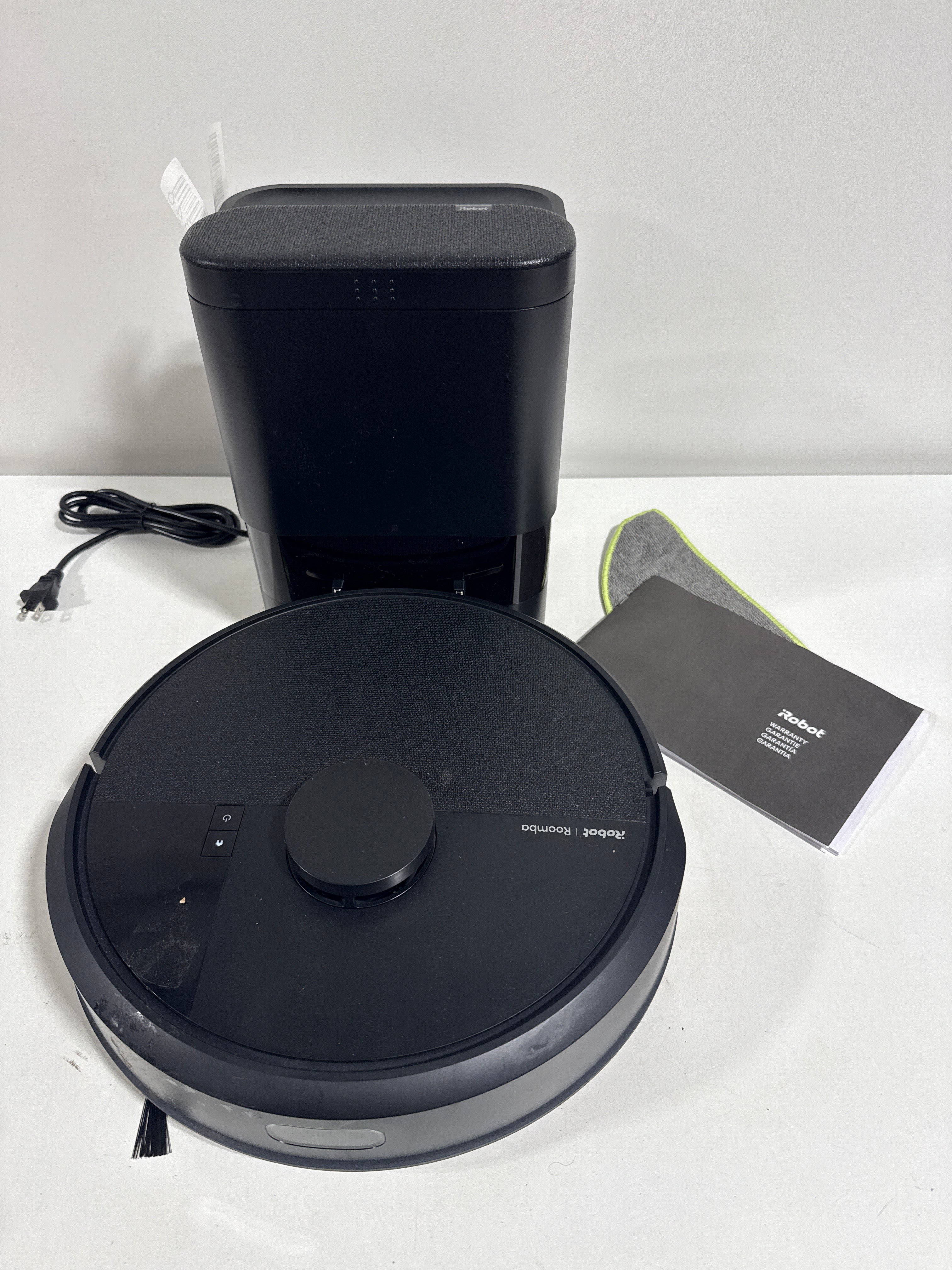 Used IRobot - Roomba 105 Combo Vacuum & Mop + AutoEmpty Dock - *Vacuums & Carpet Cleaners