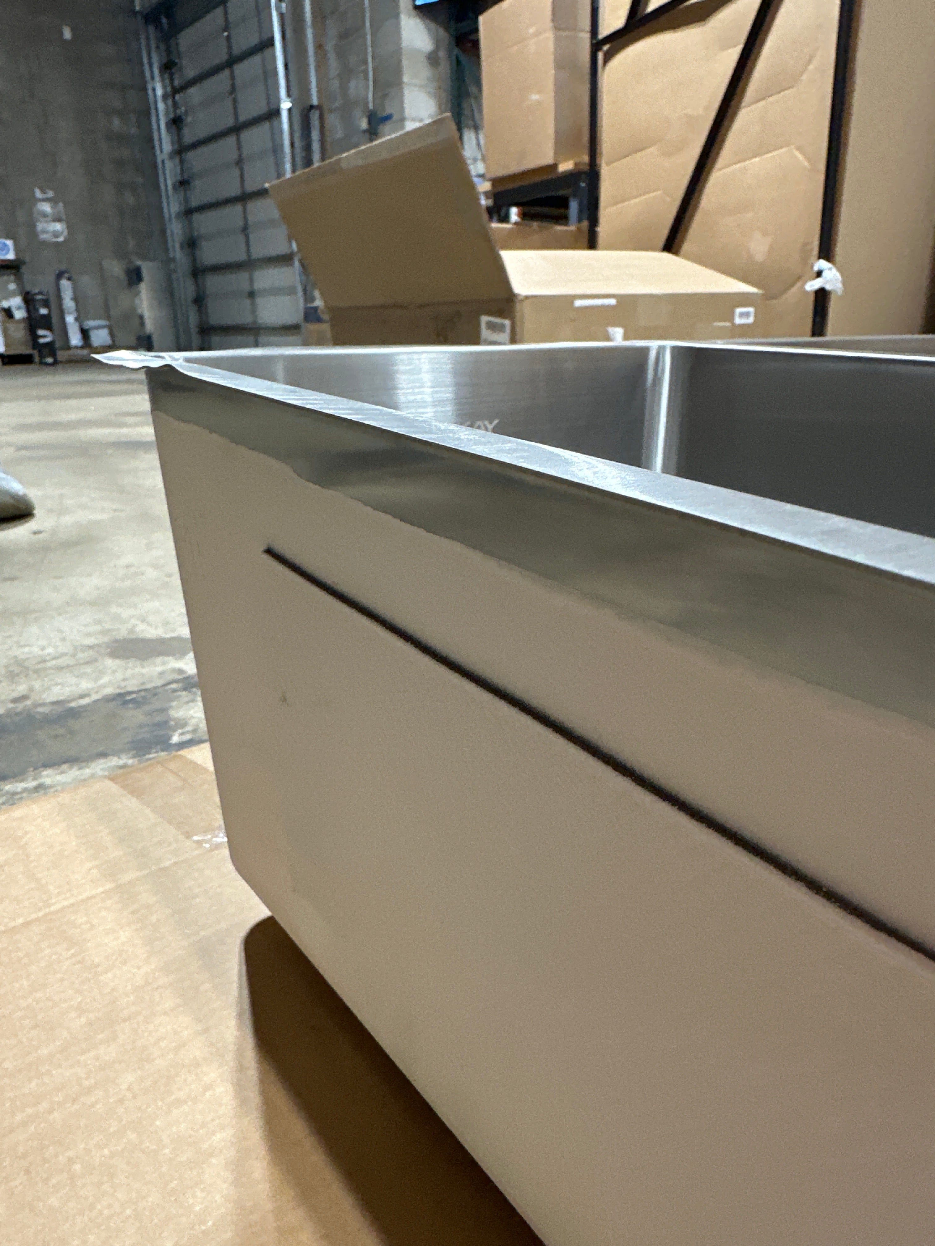 Dent Elkay Crosstown 18 Gauge Stainless Steel 31-1/2" x 18-1/2" x 9" 40/60 Double Bowl Undermount Sink Kit