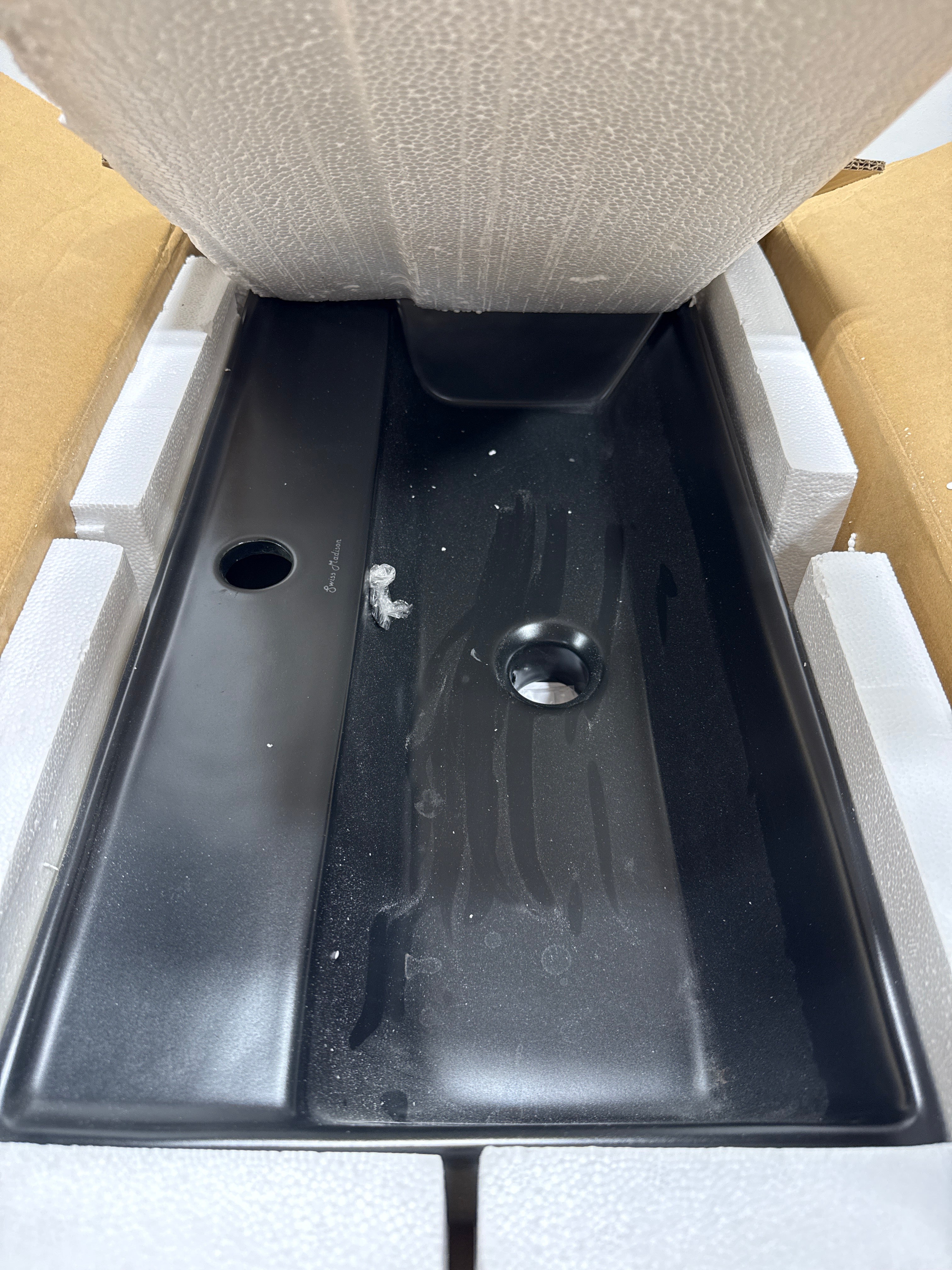 Swiss Madison SM-WS318 Claire 22-1/16" Rectangular Ceramic Wall Mounted Bathroom Sink with Overflow