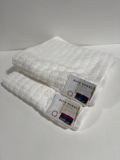 2 Textured Bath Towels