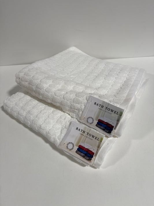 2 Textured Bath Towels