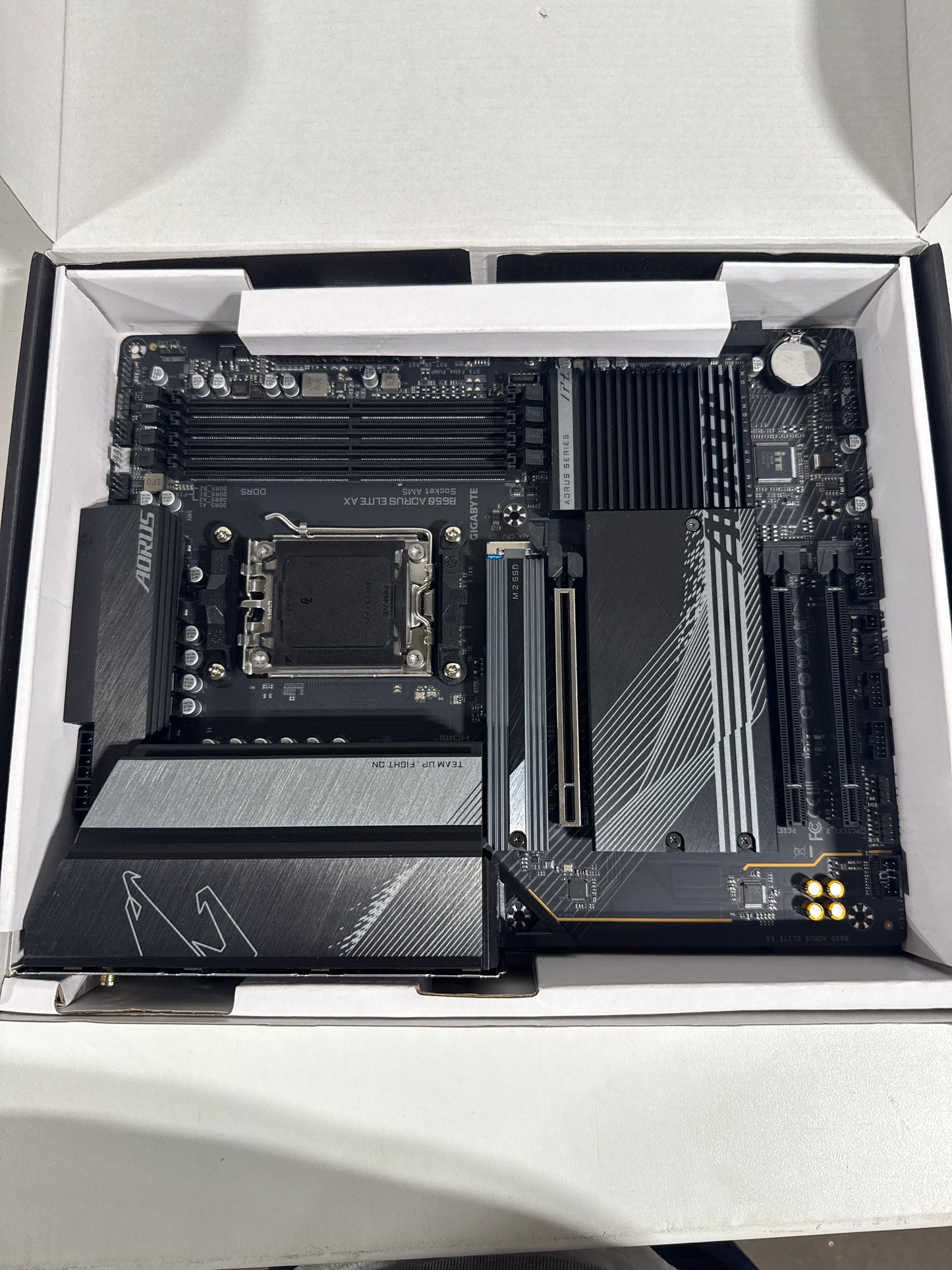 See Desc GIGABYTE - B650 AORUS ELITE AX (Socket AM5) AMD B650 ATX DDR5 Wi-Fi 6E Motherboard - Black
