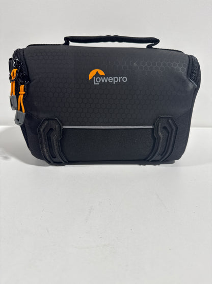 Lowepro - Adventura Go SH 140 Bag - Black