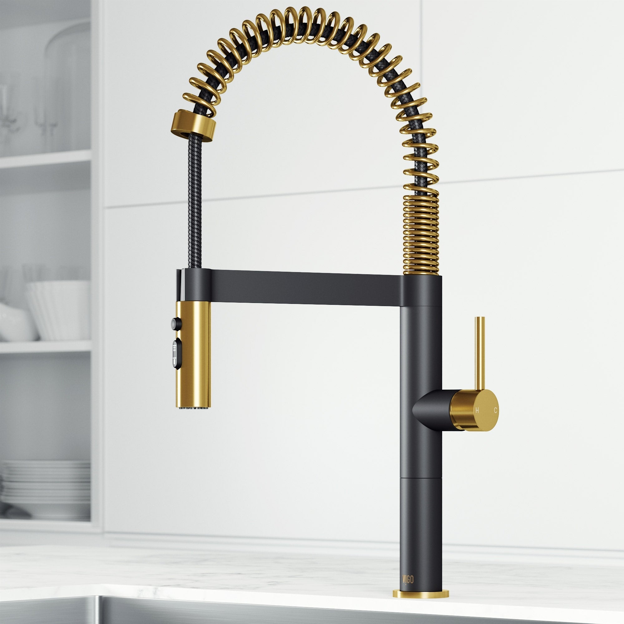 Vigo VG02052 Edison 1.8 GPM 20" Single Hole Pre-Rinse Pull Down Kitchen Faucet Matte Brushed Gold / Matte Black