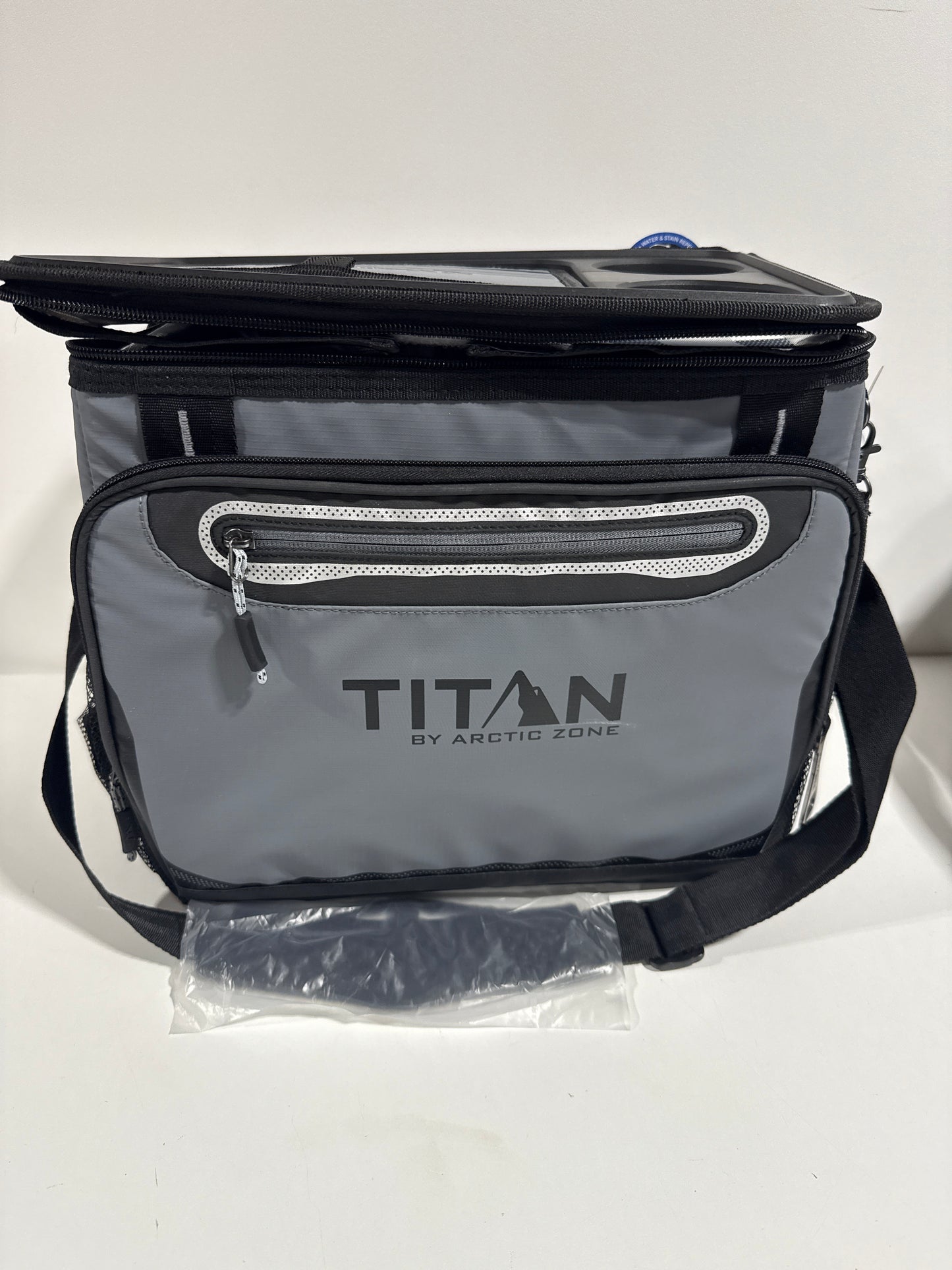 Titan 40 Can Cooler Black/Grey