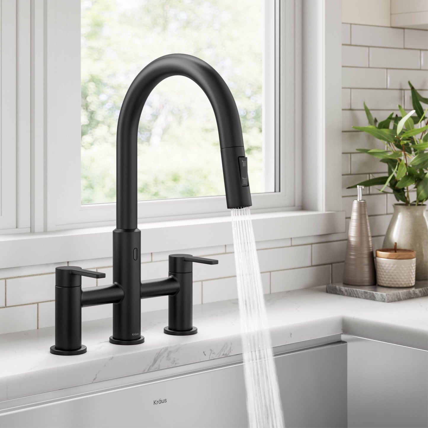 Kraus Ksf-3122 Oletto Touchless 1.8 GPM Bridge Pull Down Kitchen Faucet - Black