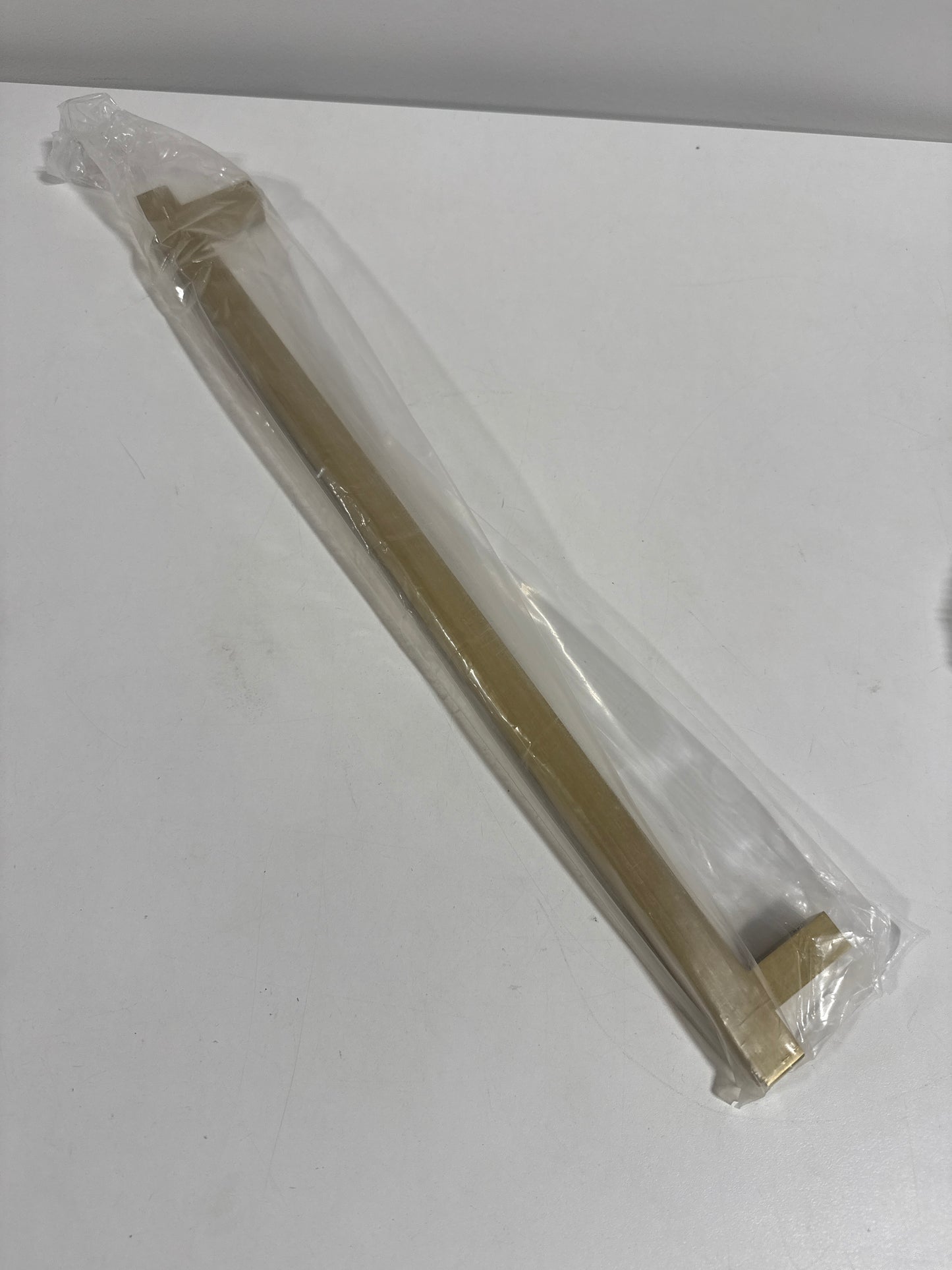 Omnia Ultima II Series 18 Inch Center to Center Bar Appliance Pull 9010P/457.4