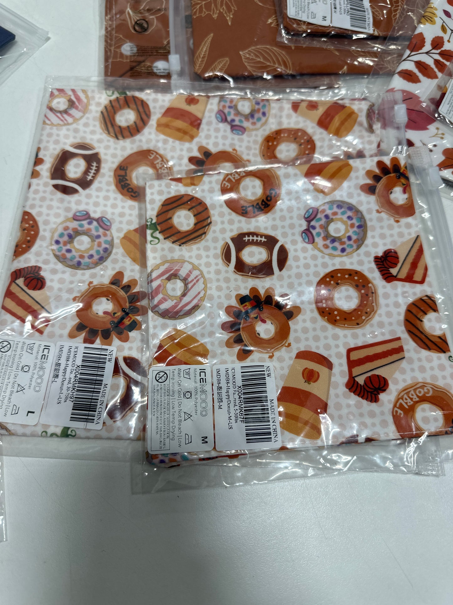 17 x ICEMOOD Fall Dog Bandanas - Colorful Autumn Leaves, Acorns & Berries Print, Thanksgiving Holiday Triangle Pet Scarf with Snap Button