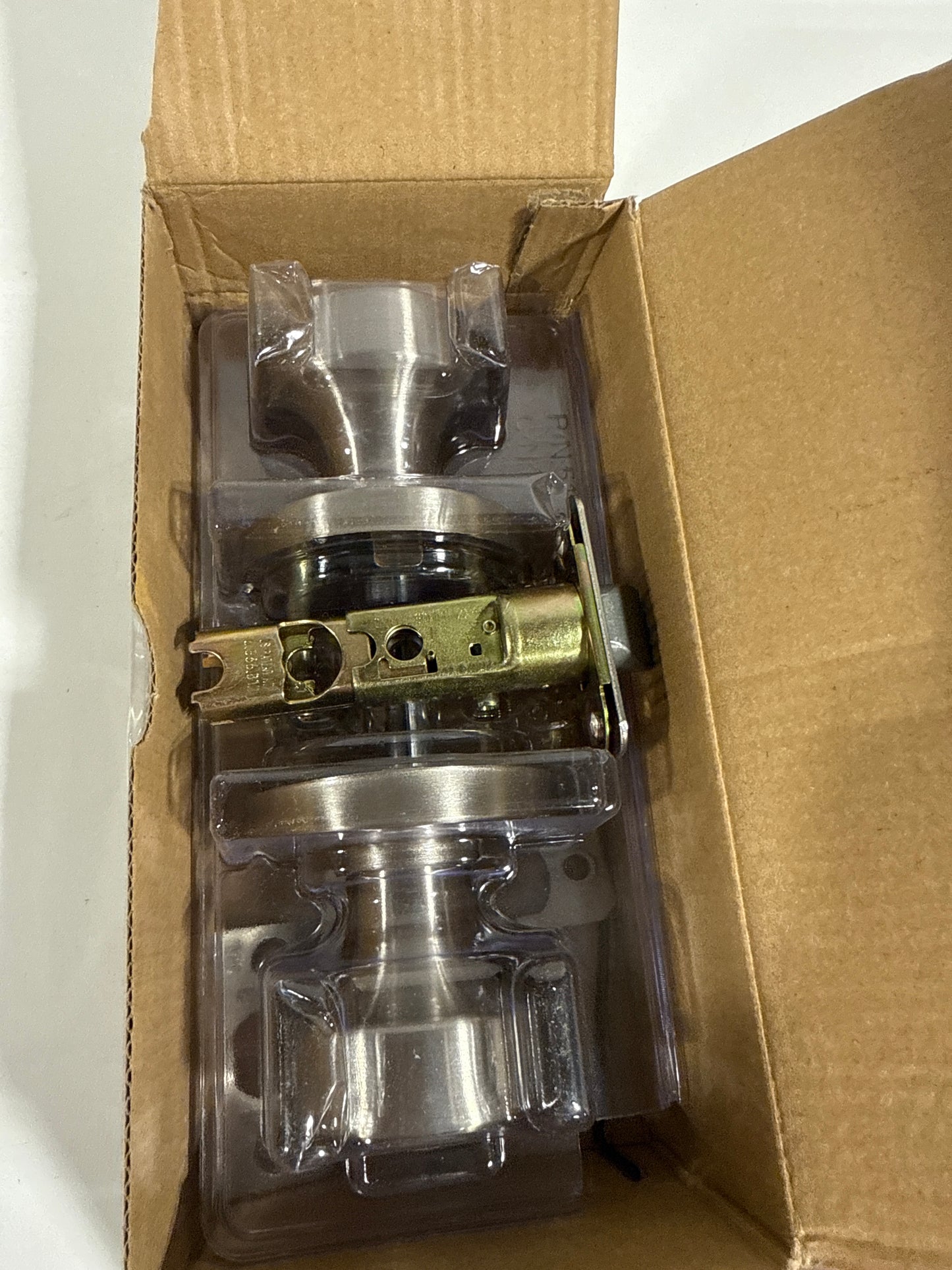 Kwikset Pismo Privacy Door Knobset with Round Rose - Satin Nickel - 730PSKRDT-15