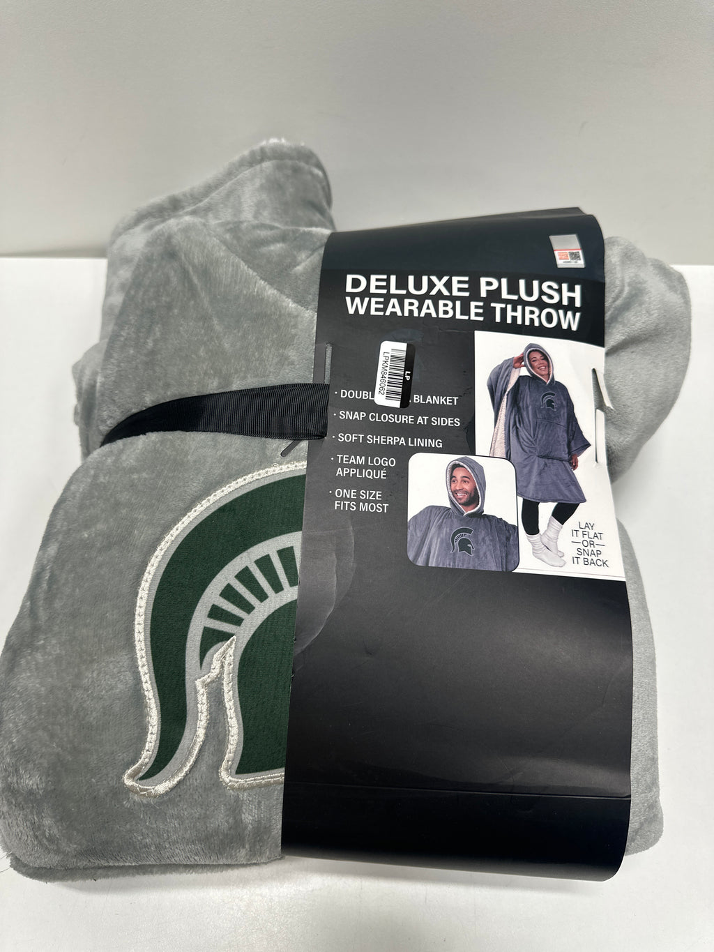 Pegasus - Michigan State Spartans 60" X 80" Logo Patch Team Color Bloncho with Sherpa - Multicolor