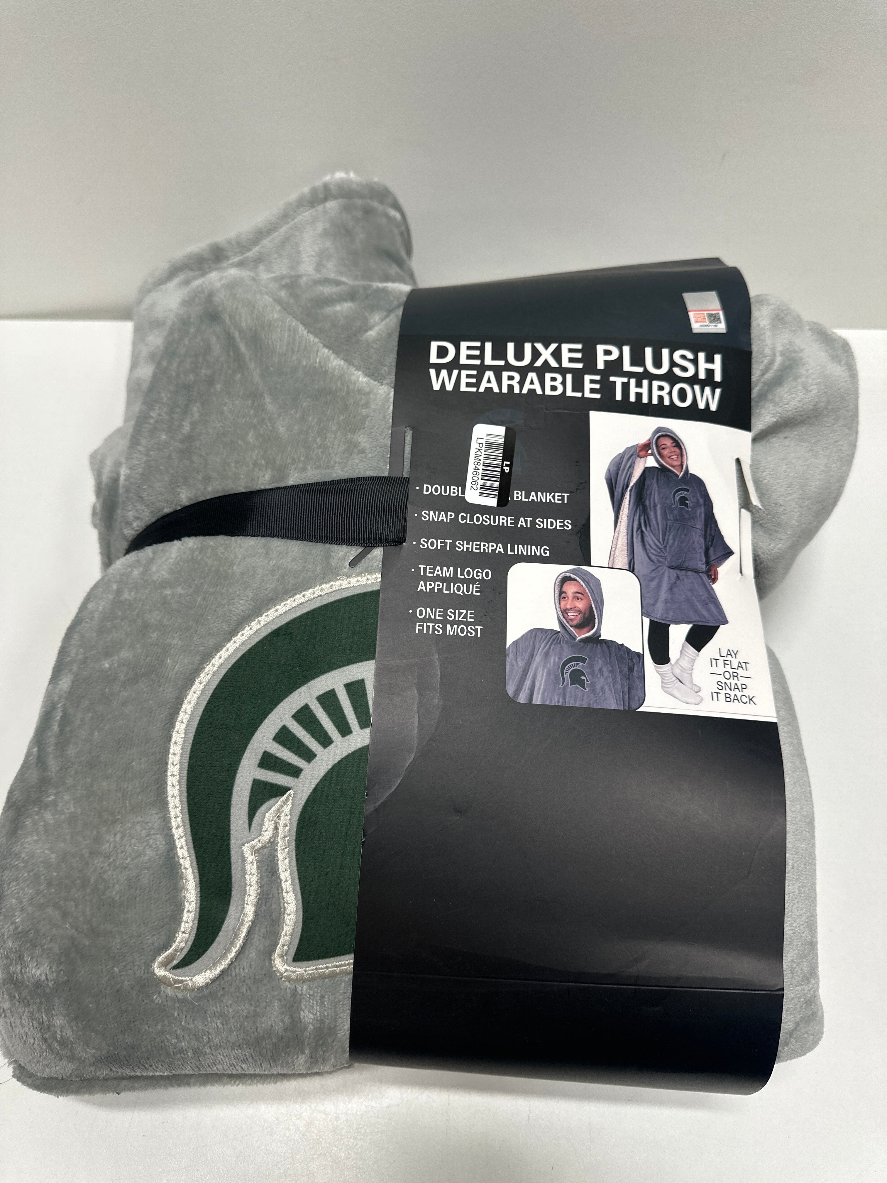 Pegasus - Michigan State Spartans 60" X 80" Logo Patch Team Color Bloncho with Sherpa - Multicolor