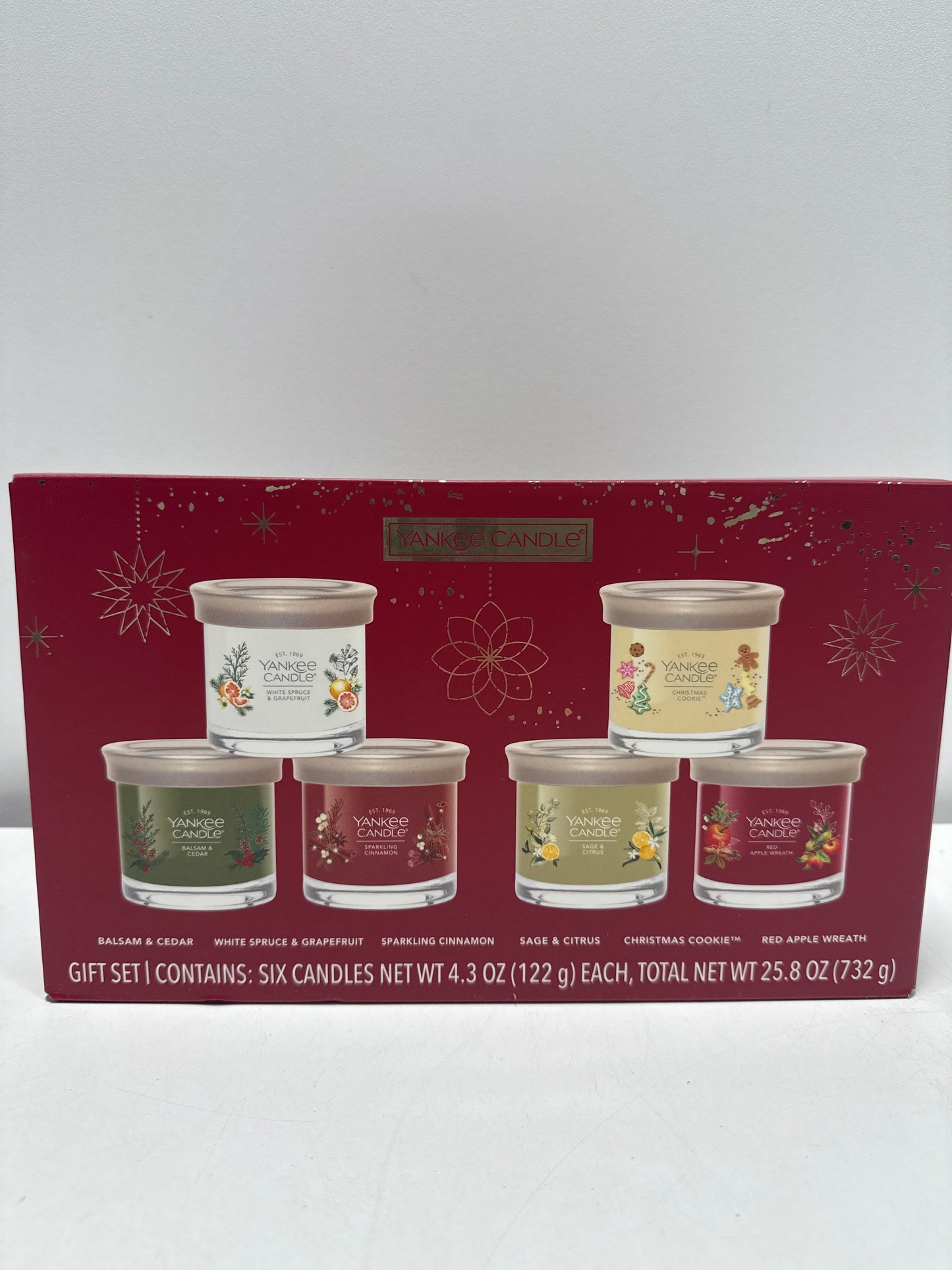 Yankee Candle Variety Pack, 6 Premium Soy Wax Blended Scented Candles, 4.3 Oz Each