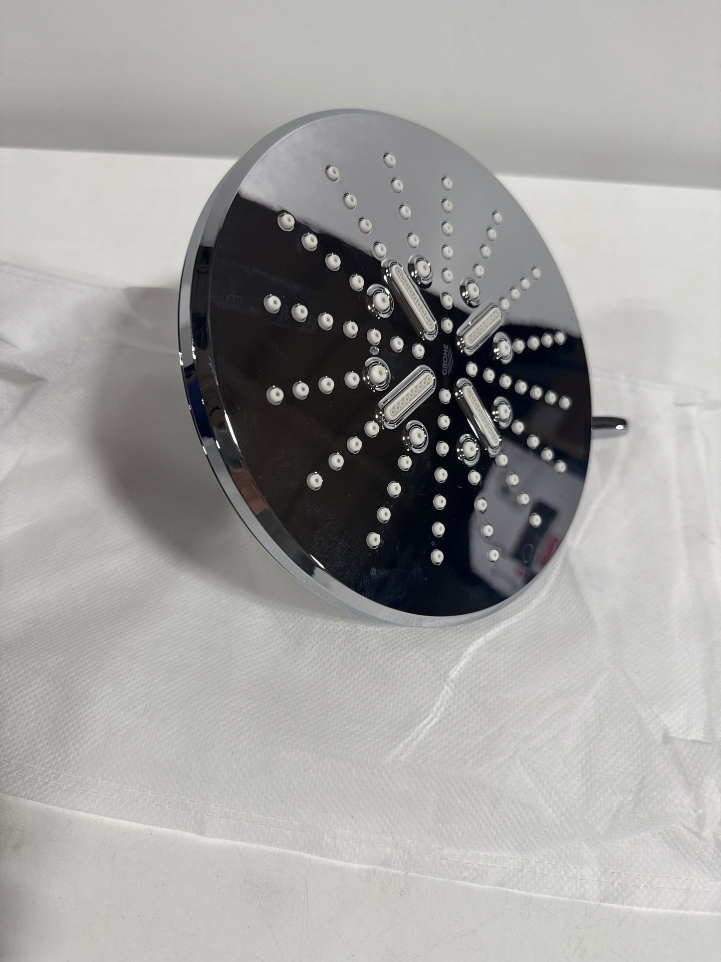 Grohe 26 789 Rainshower SmartActive 1.75 GPM Multi Function Shower Head with DreamSpray and EcoJoy Technology Starlight Chrome