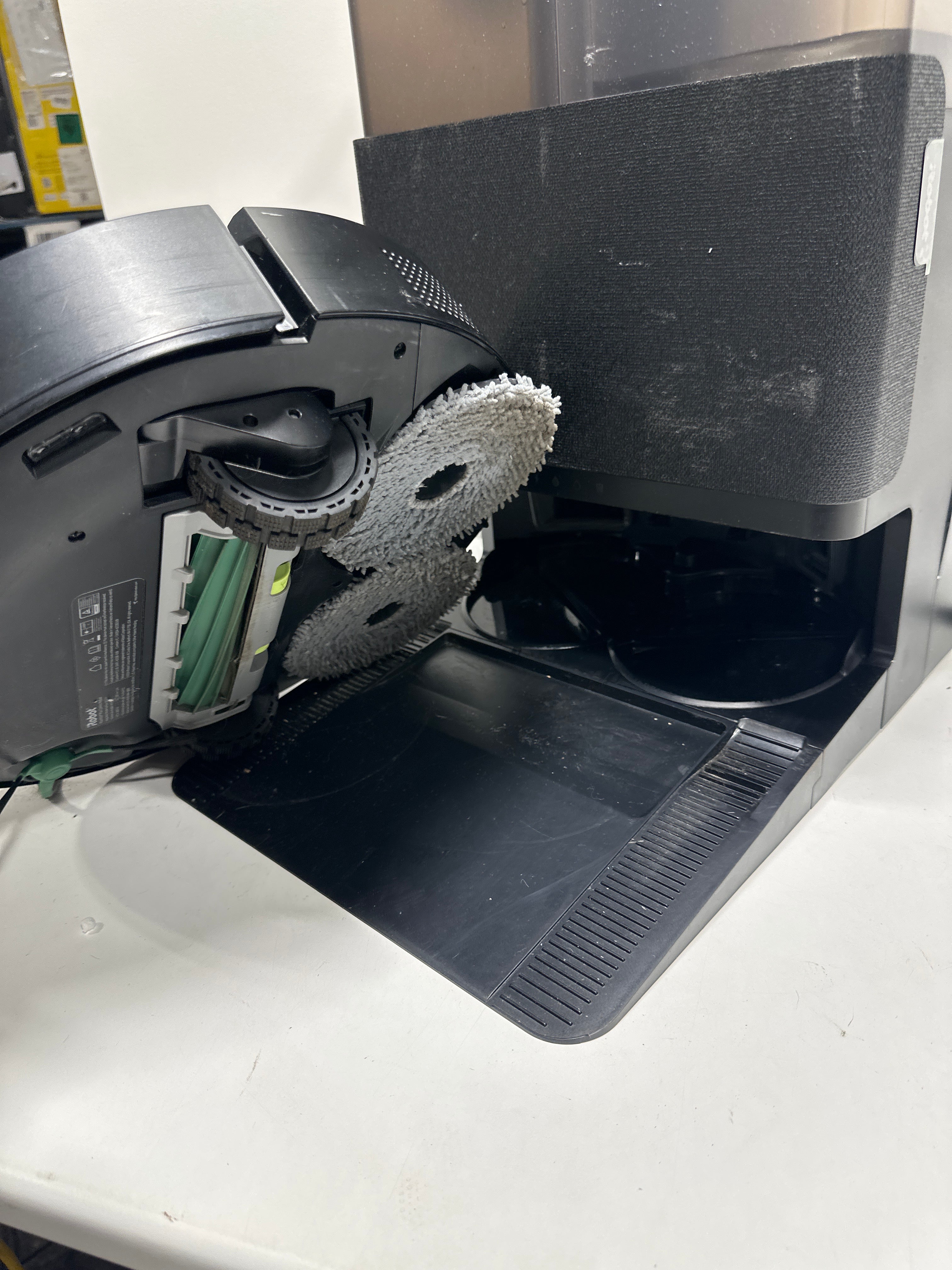 Used Roomba Combo J9+ Self-Emptying and Auto-Fill Robot Vacuum and Mop