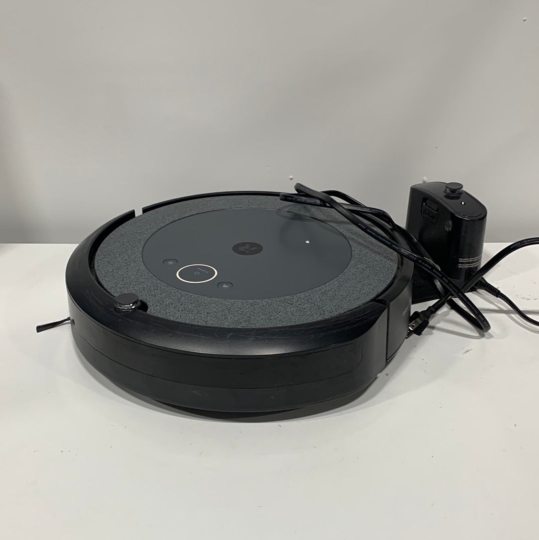 Used iRobot - Roomba i3 EVO (3150) Wi-Fi Connected Robot Vacuum - Neutral