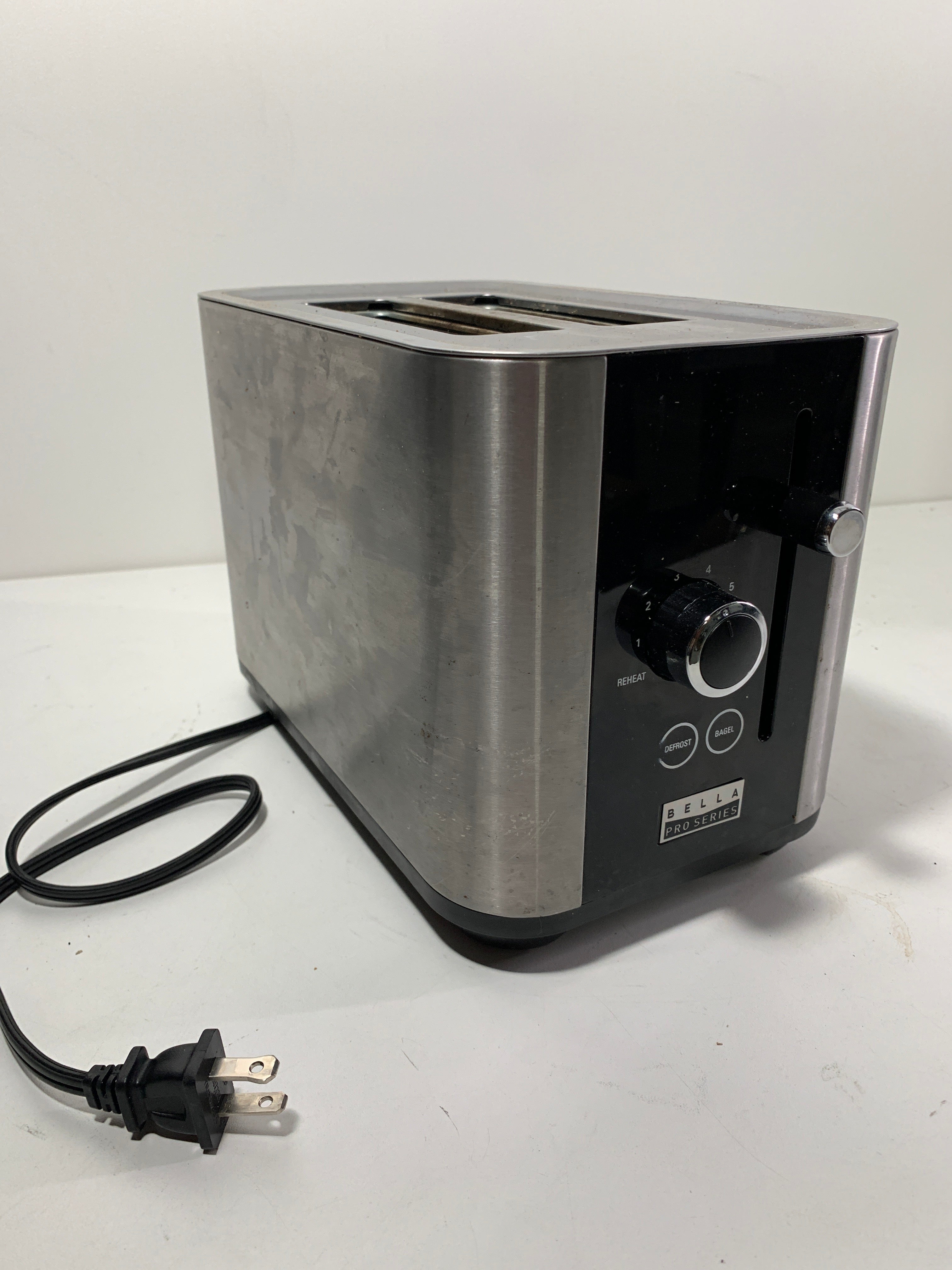 Used Bella 2 Slice Toaster – Branzoe Retail Outlet