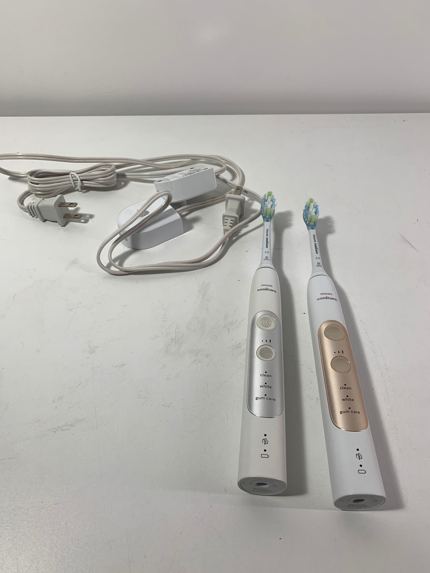 Used Philips Sonicare Optimal Clean Rechargeable Electric Toothbrush X2