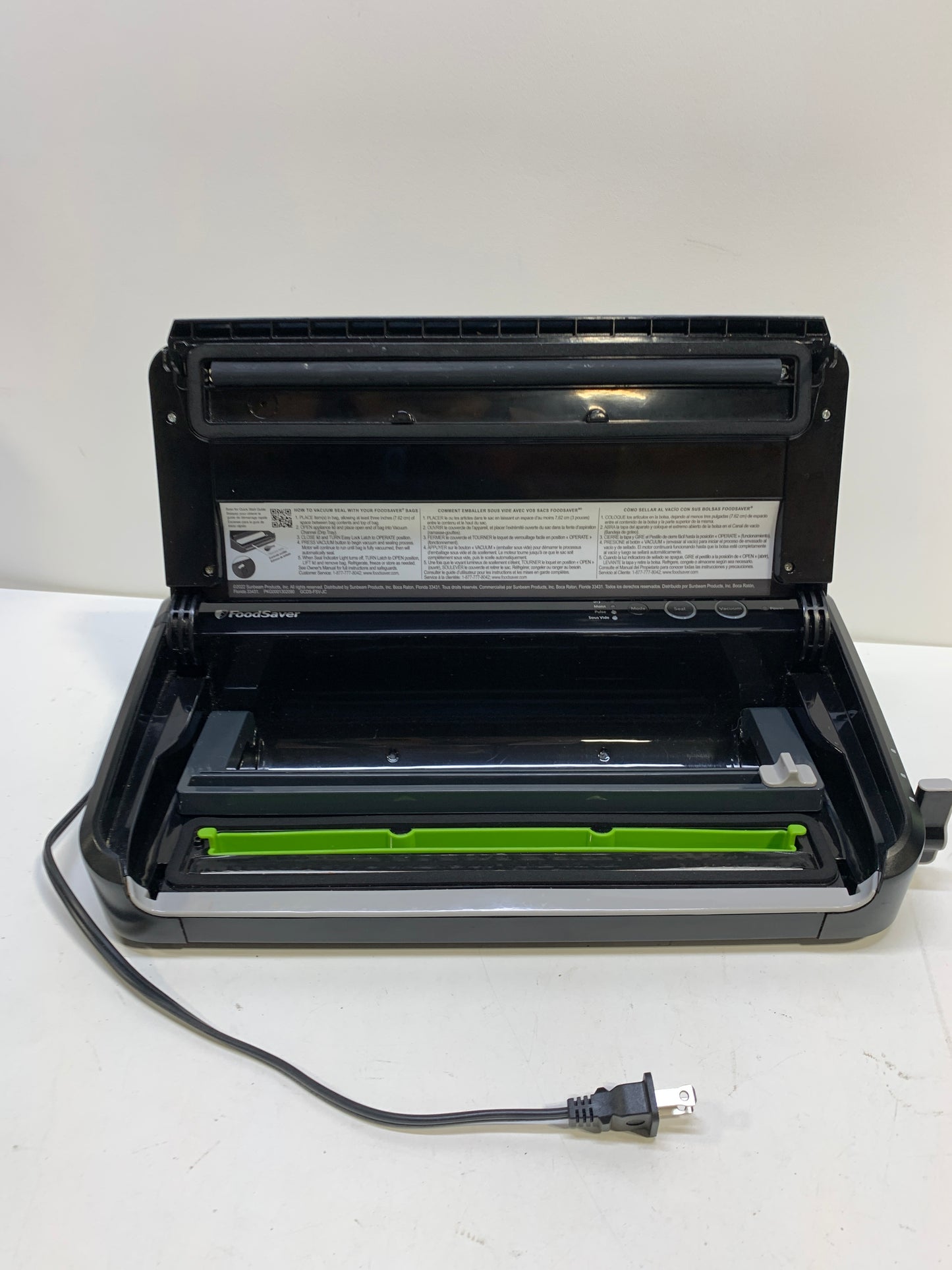 Used FoodSaver Vacuum Sealing System with Handheld Sealer Attachment - *Kitchen & Dining