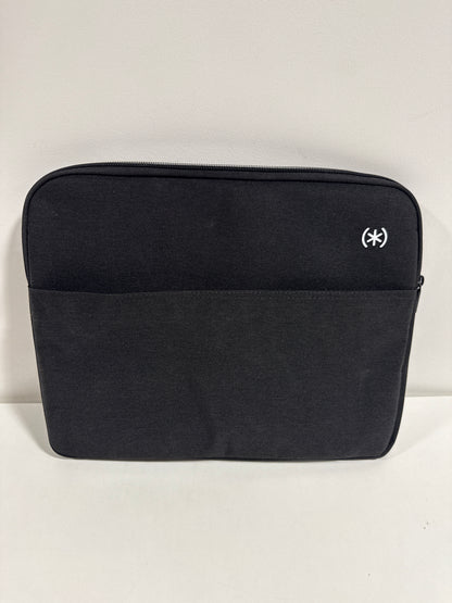 Transfer Pro-Pocket Universal 13/14-inch Laptop Sleeves - Black/White