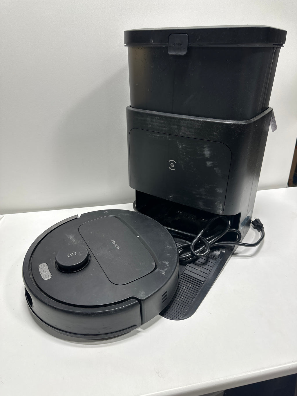 Used ECOVACS DEEBOT N30 PRO OMNI Robot Vacuum and Mop (10000Pa Suction) 140F Hot Water Mop Washing, Hot Air-Drying, Self-Emptying, Auto-lift Mopping