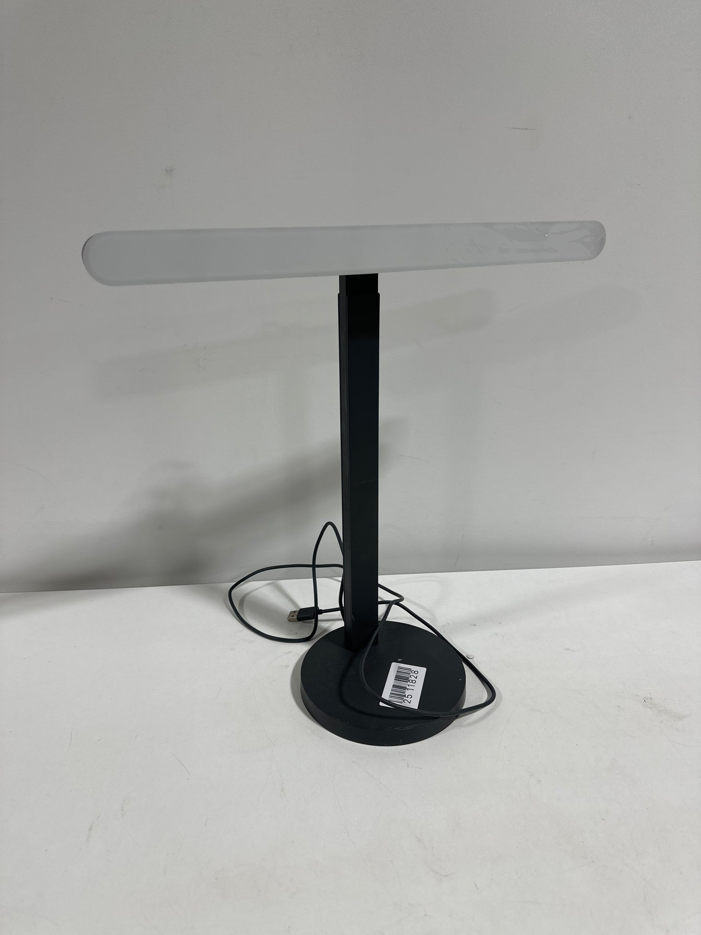 Logitech - Litra Beam Premium LED Streaming Light with TrueSoft Technology and Brightness/Color Temperature Settings - Black