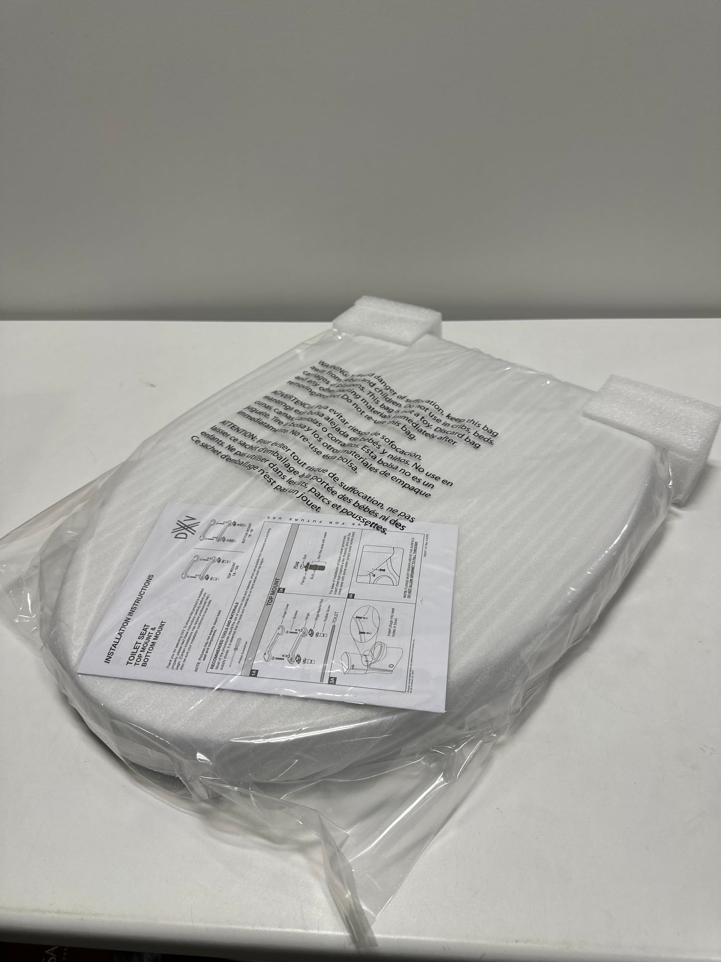 DXV 5025A15G Elongated Closed-Front Toilet Seat with Slow Close and Duroplast Canvas White