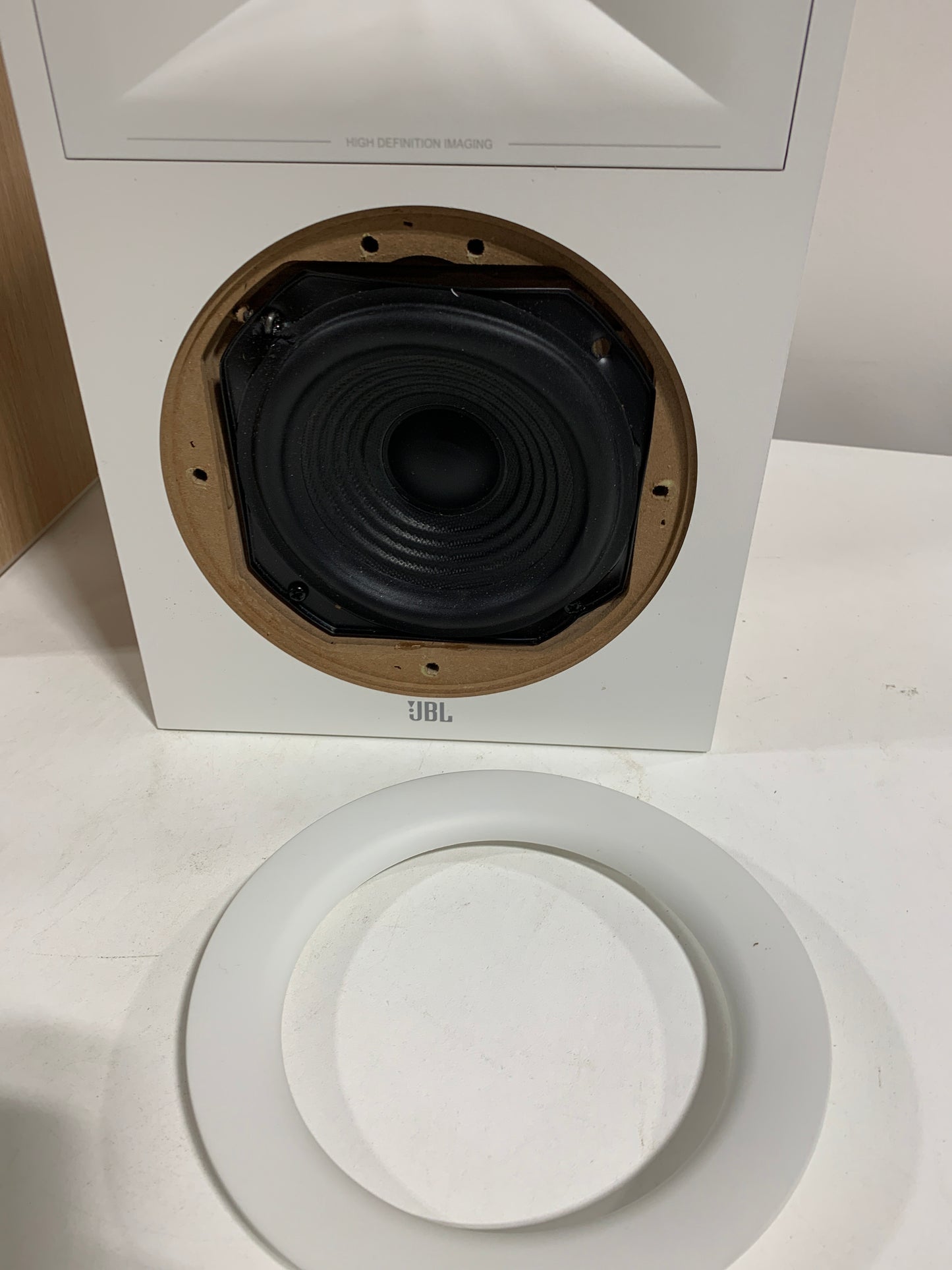 Damage JBL - Stage2 250B 2-Way 5.25-inch (130mm) Bookshelf Loudspeaker - Pair - Latte