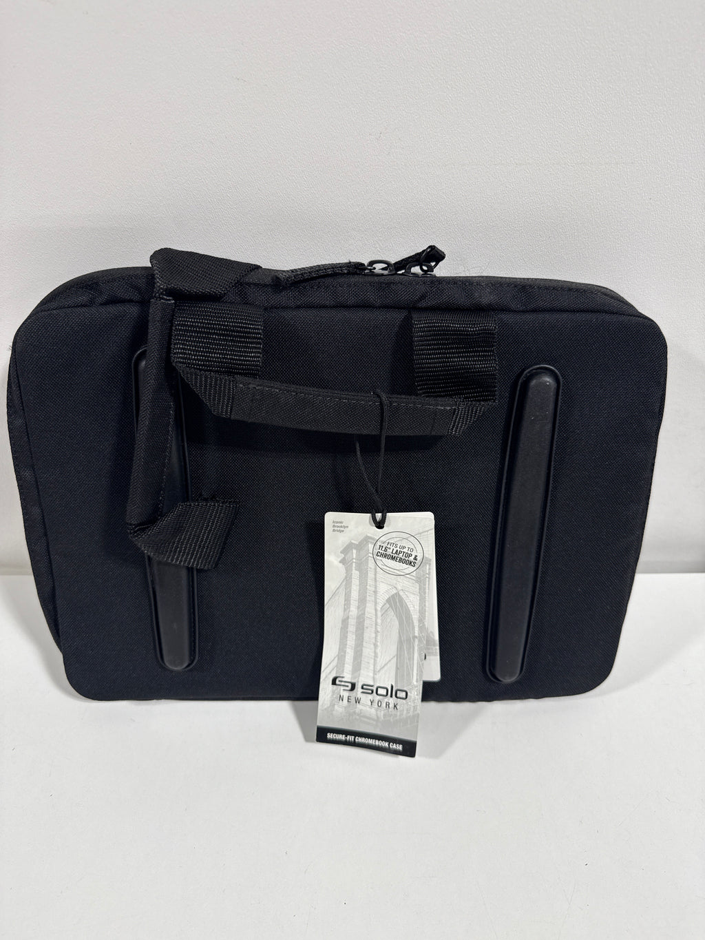See Desc - Solo New York - Secure-Fit 11.6’’ Chromebook Case - Black - *Computers & Office