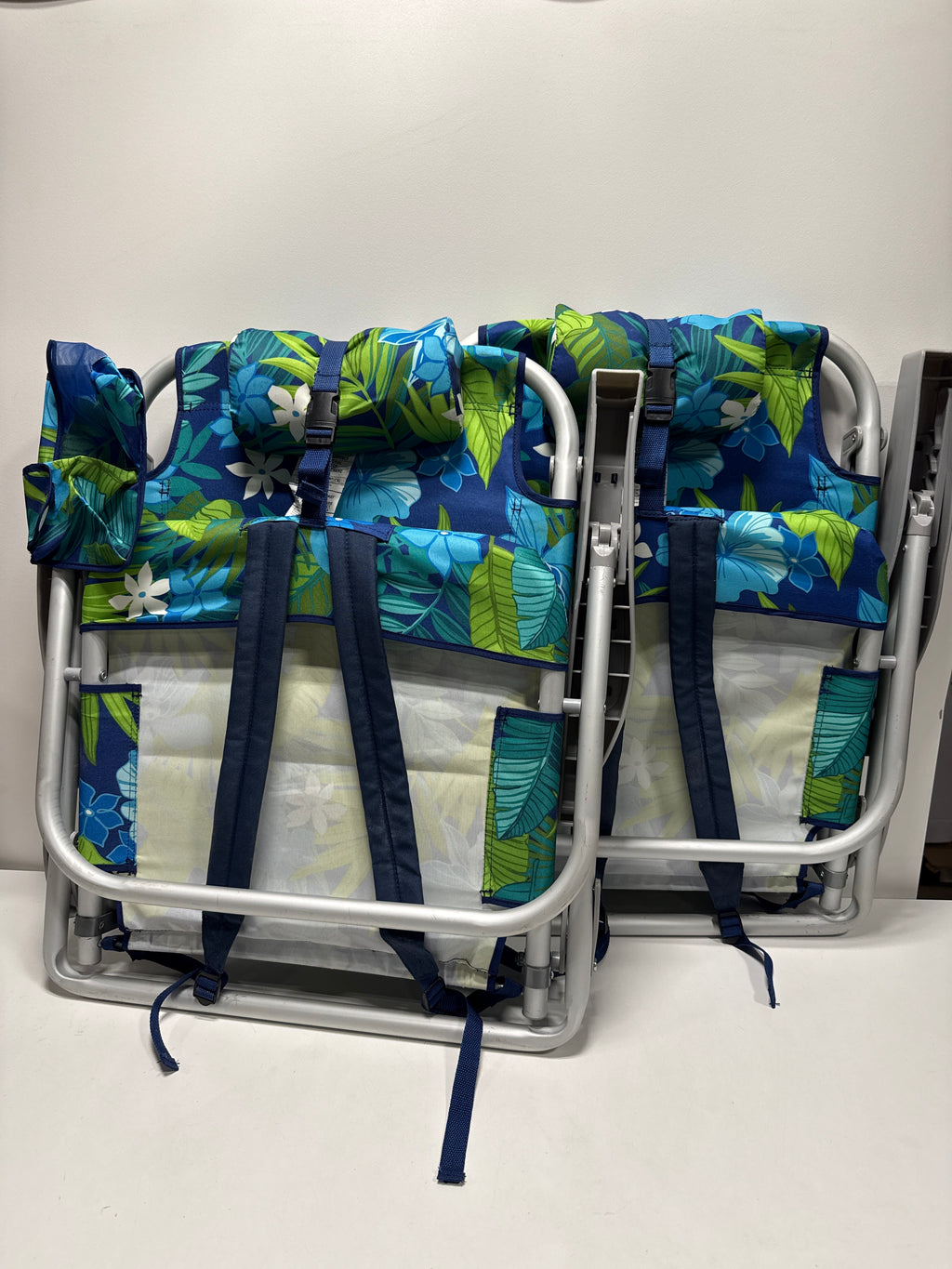 Used See Desc  2 x Tommy Bahama Beach Chair