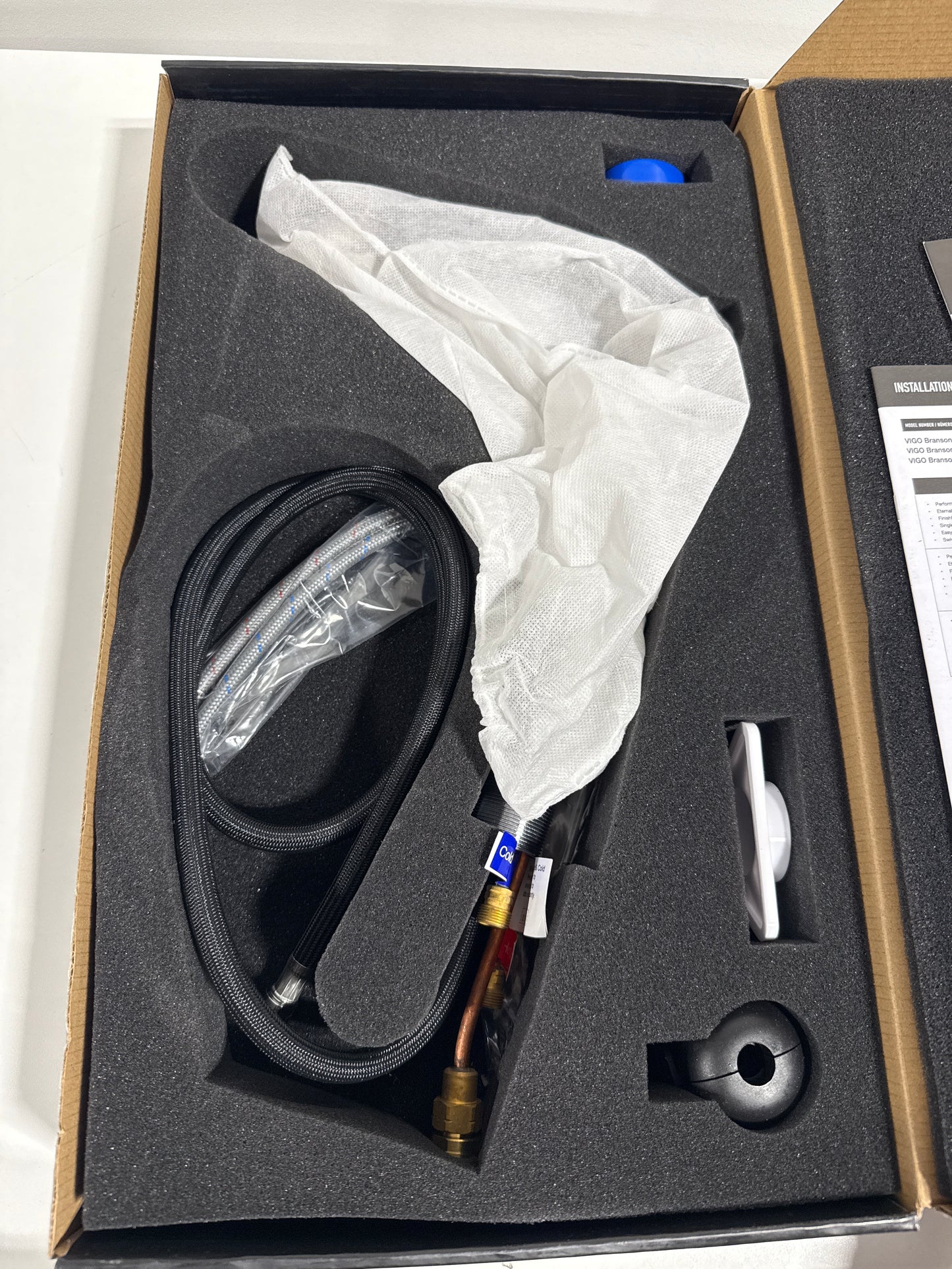 Vigo VG02021 Branson 1.8 GPM 9" H Single Handle Single Hole Pull Out Kitchen Faucet Stainless Steel