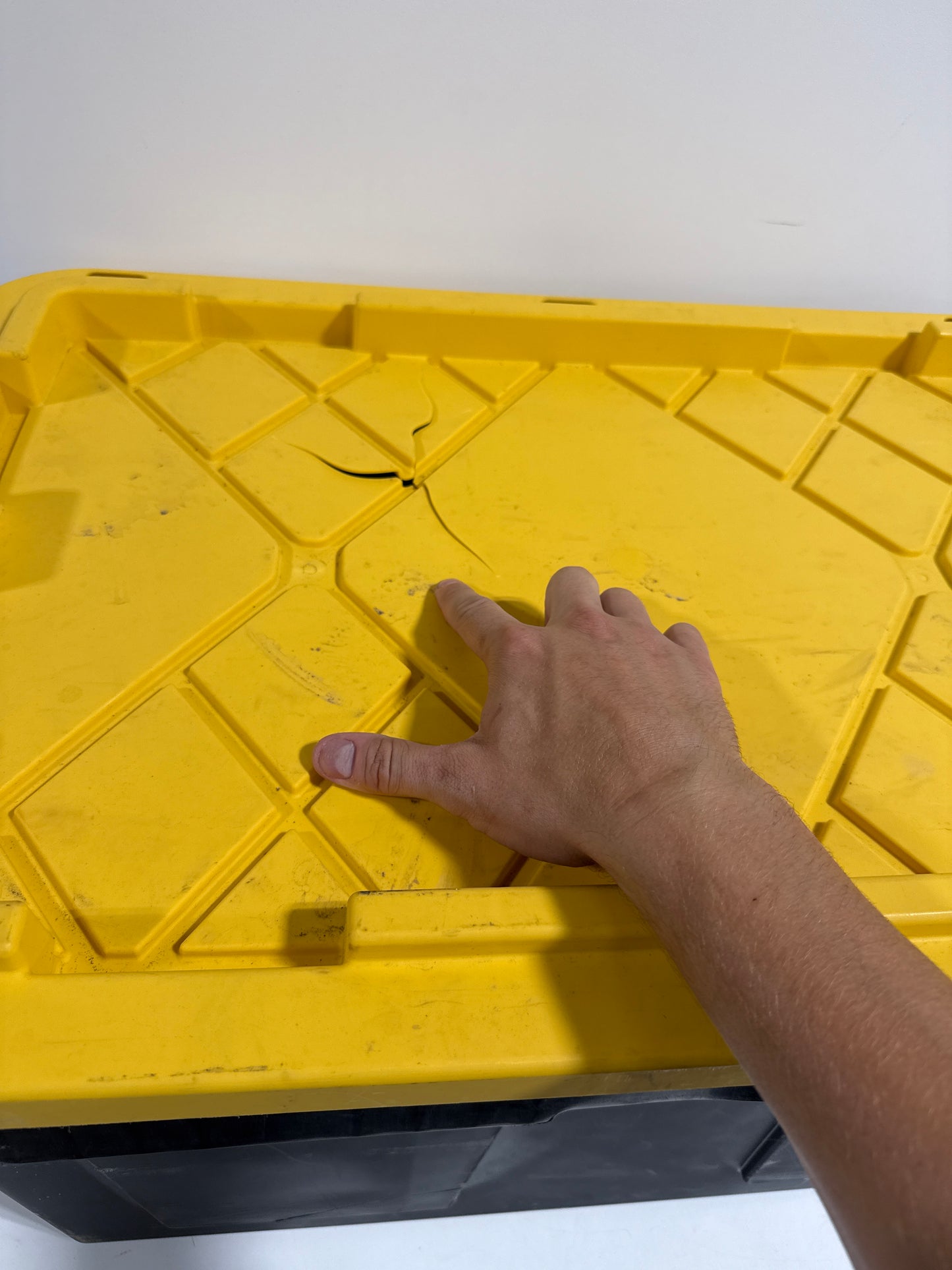 2 Used Greenmade 27 Gallon Utility Totes -1 Cracked Lid