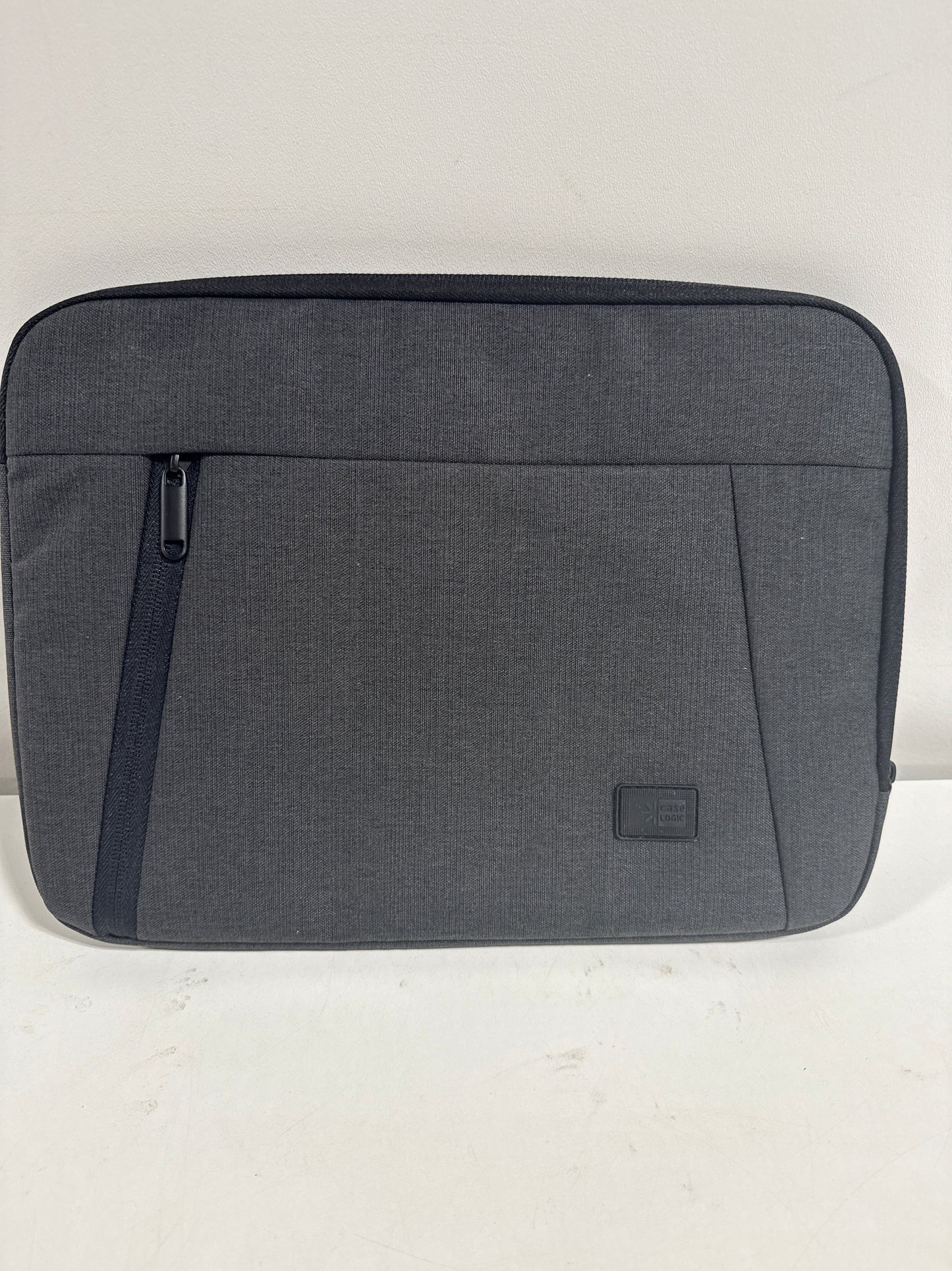 Case Logic - Ashton 13” Laptop Sleeve Laptop Case and Tablet Sleeve with Padded Interior and Zippered Pocket for Accessories - Black