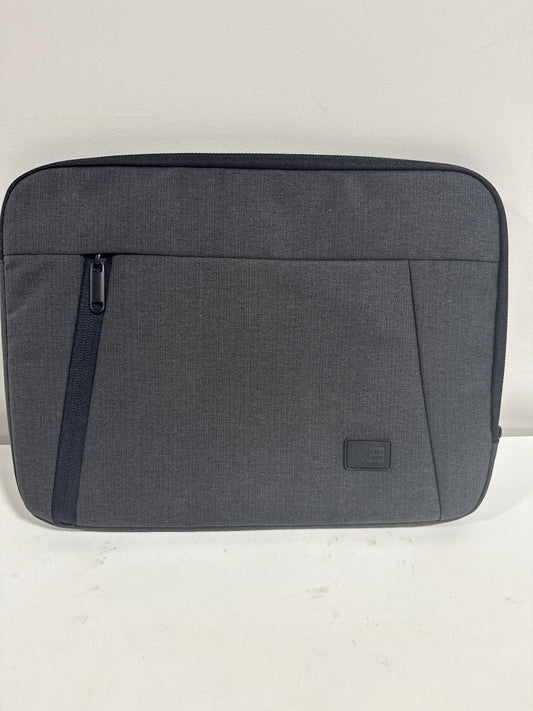 Case Logic - Ashton 13” Laptop Sleeve Laptop Case and Tablet Sleeve with Padded Interior and Zippered Pocket for Accessories - Black