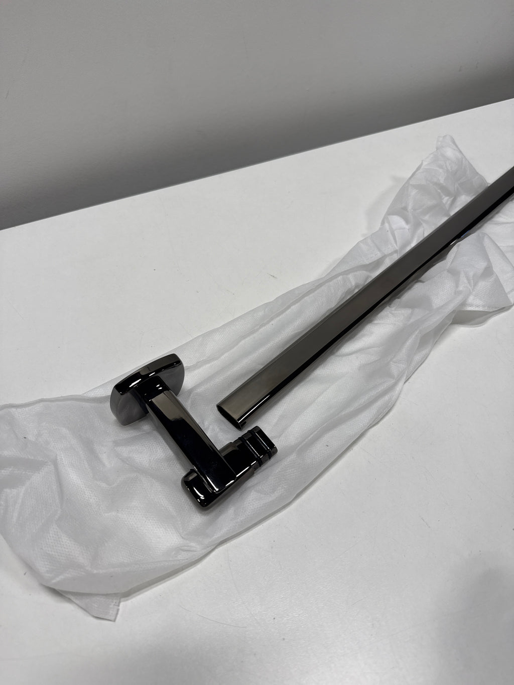 Brizo 691867 Allaria 18" Towel Bar Brilliance Black Onyx