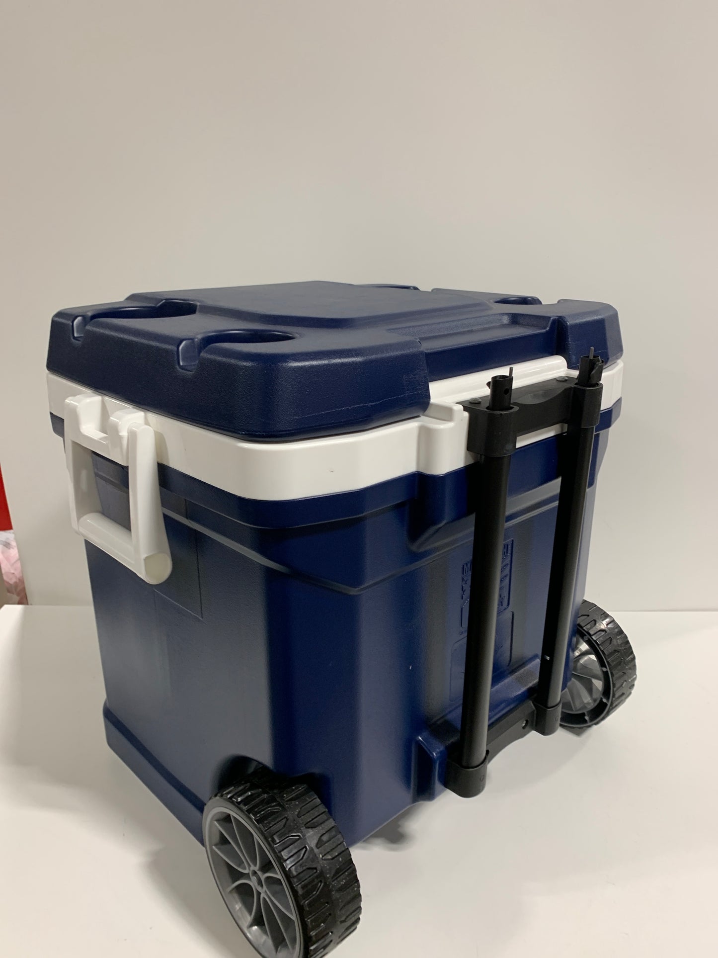 Used See Desc IGLOO MaxCold 58 Litre (62 US QT) Roller Cool Box Ice Cooler 98 Cans