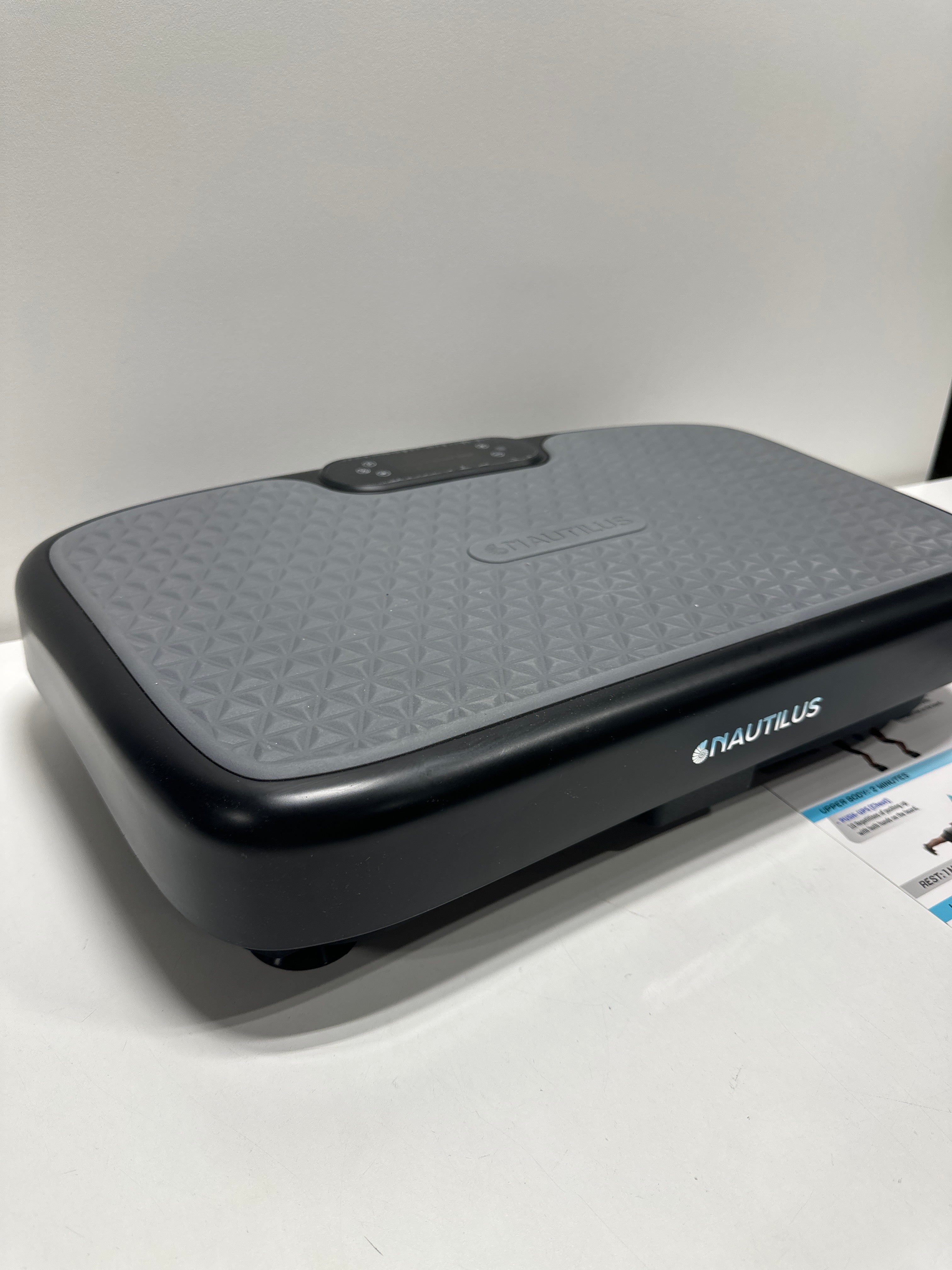 Nautilus Vibratone Pro Vibration Plate Full Body Exercise Bluetooth Platform