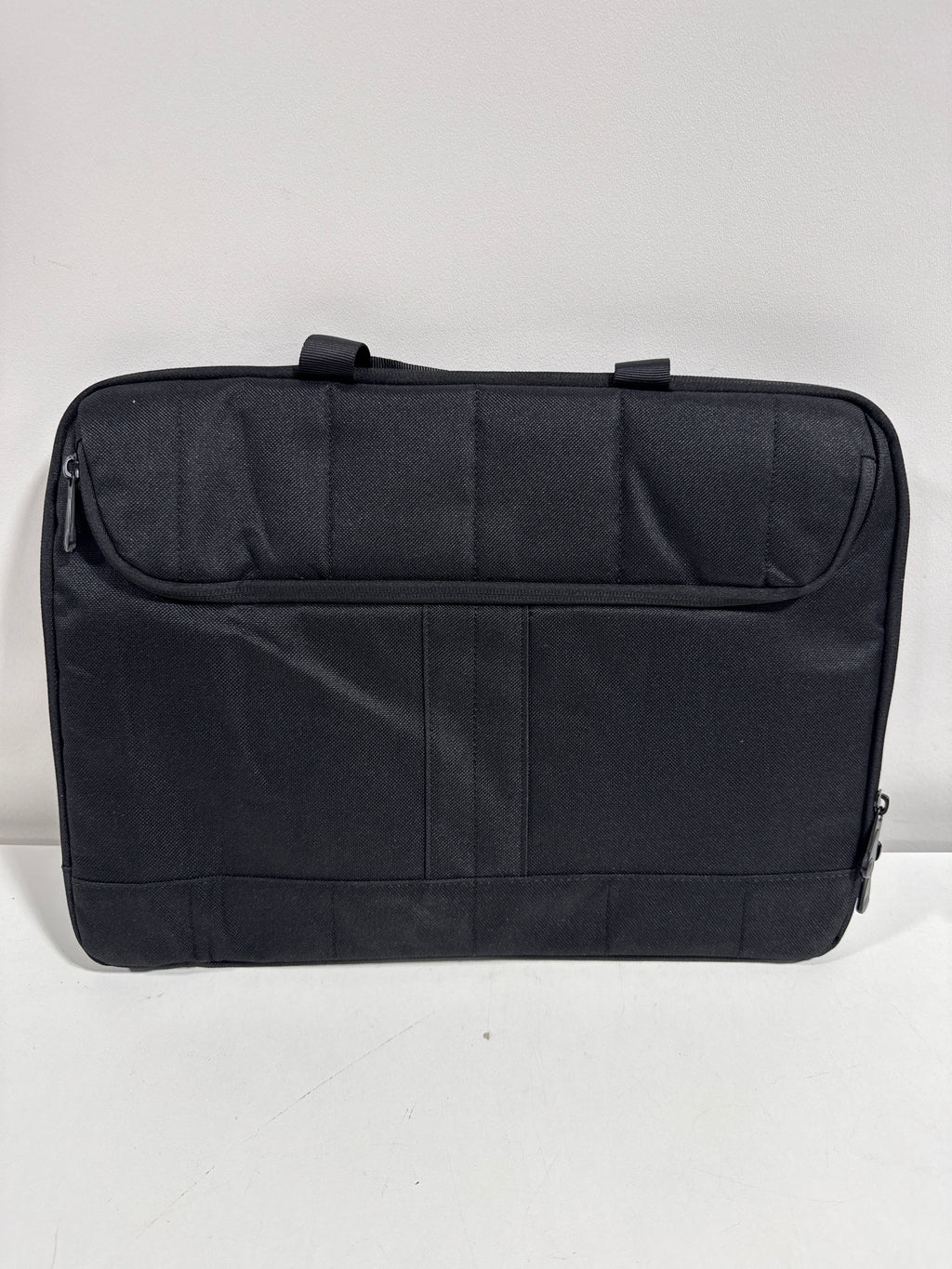 Insignia™ - Laptop Sleeve for 15.6’’ Laptop - Black - *Computers & Office