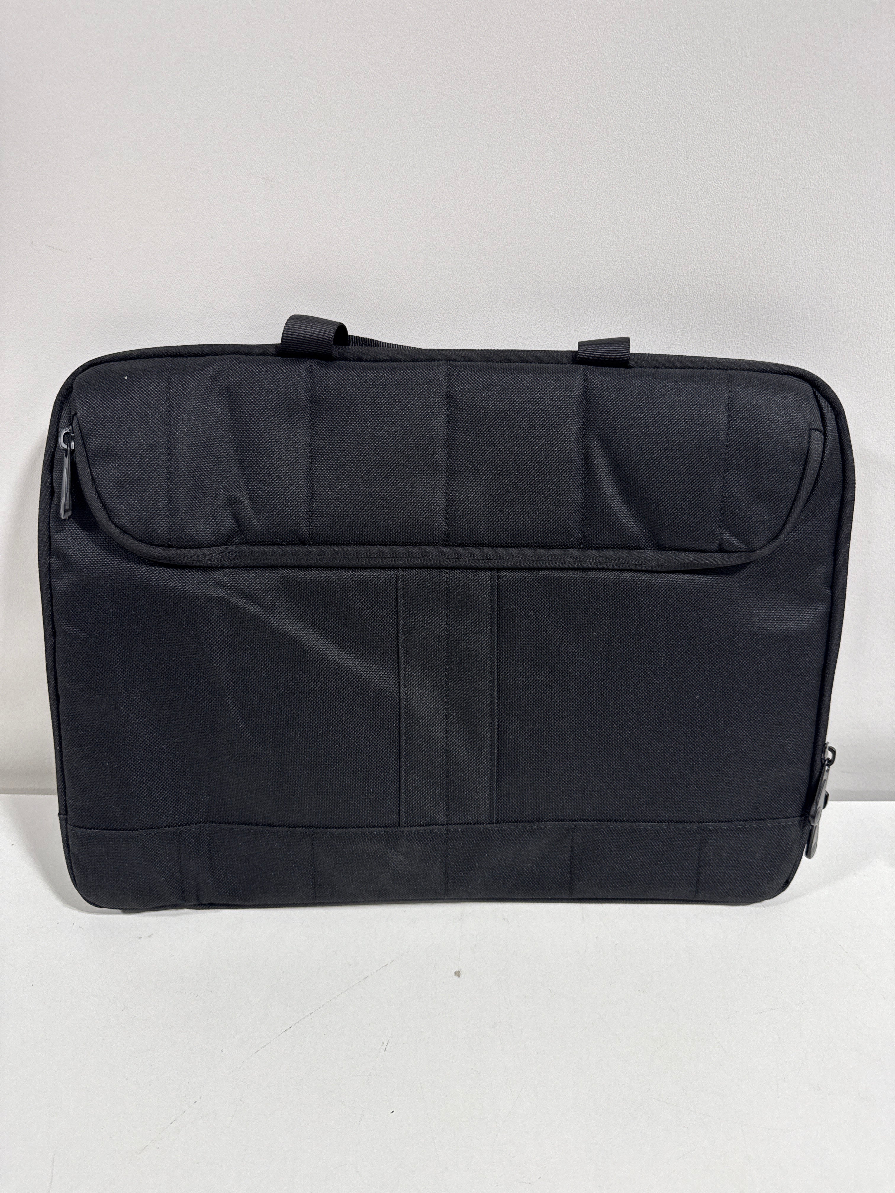 Insignia™ - Laptop Sleeve for 15.6’’ Laptop - Black - *Computers & Office