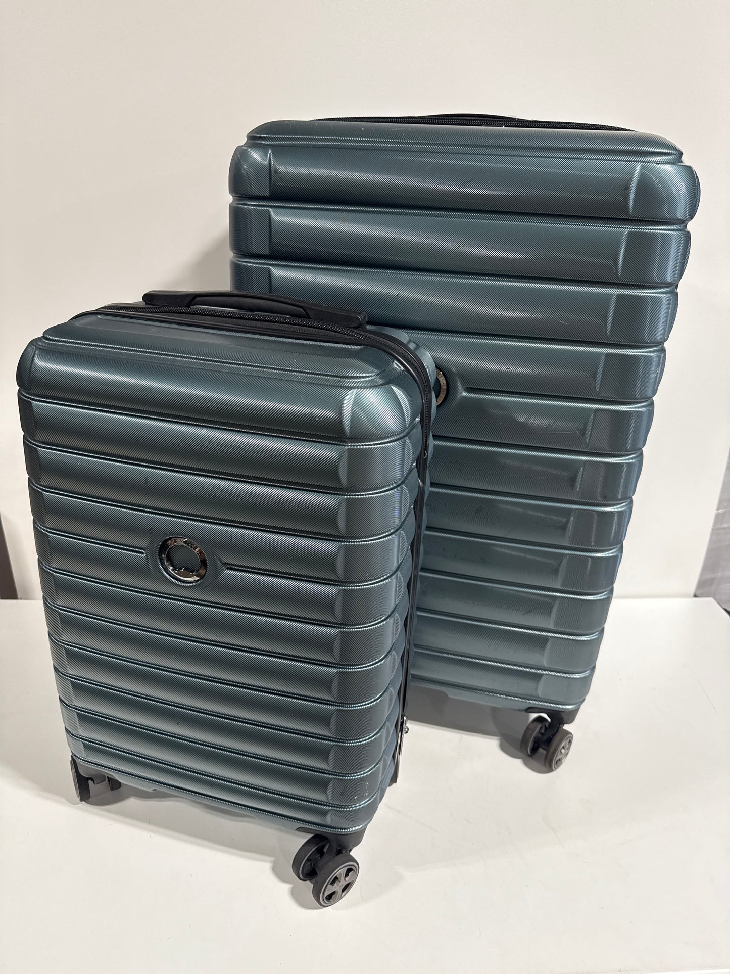 Used Delsey Paris Accelerate 2-piece Hardside Spinner Luggage Set