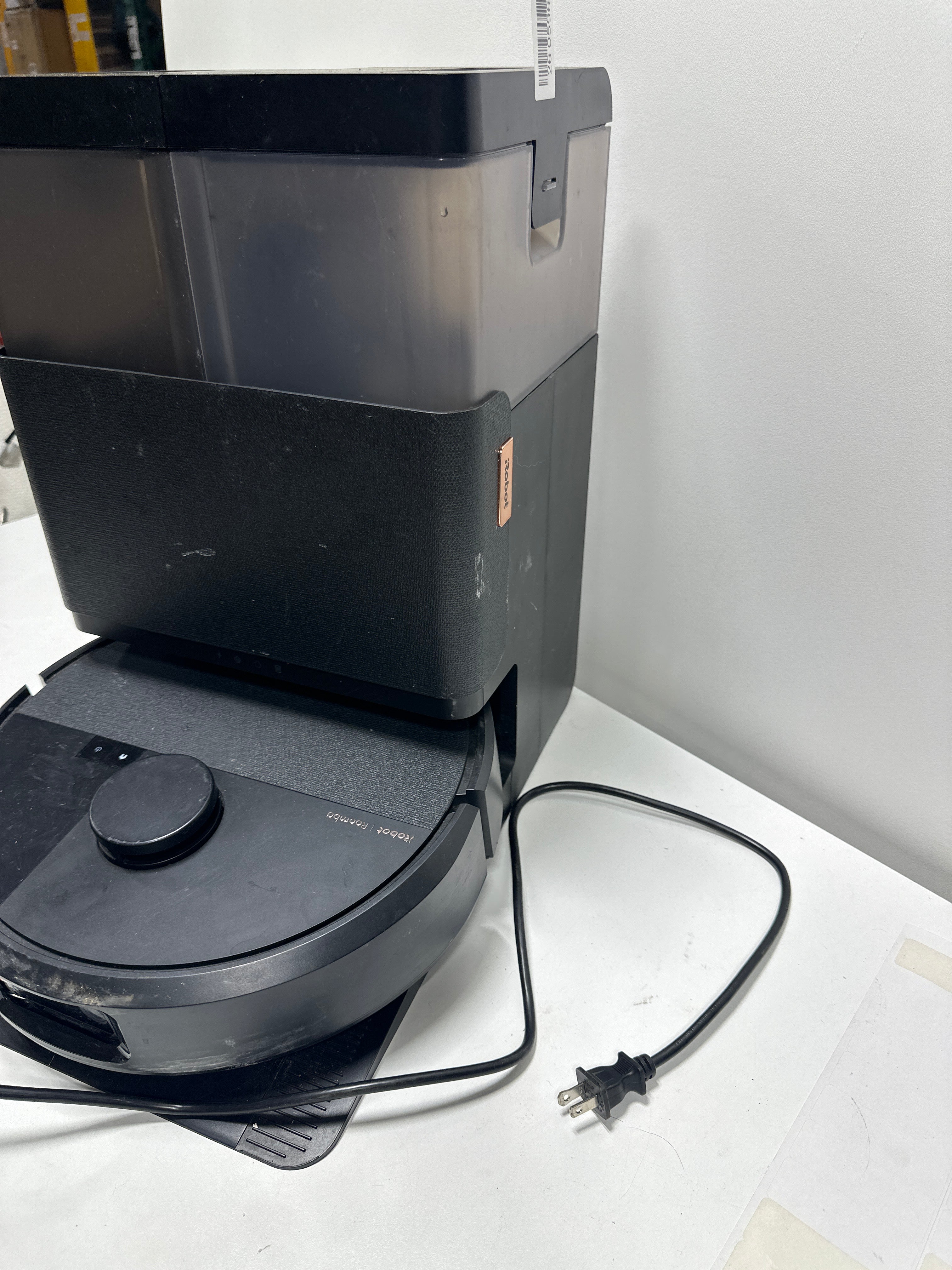 Used Roomba Combo J9+ Self-Emptying and Auto-Fill Robot Vacuum and Mop