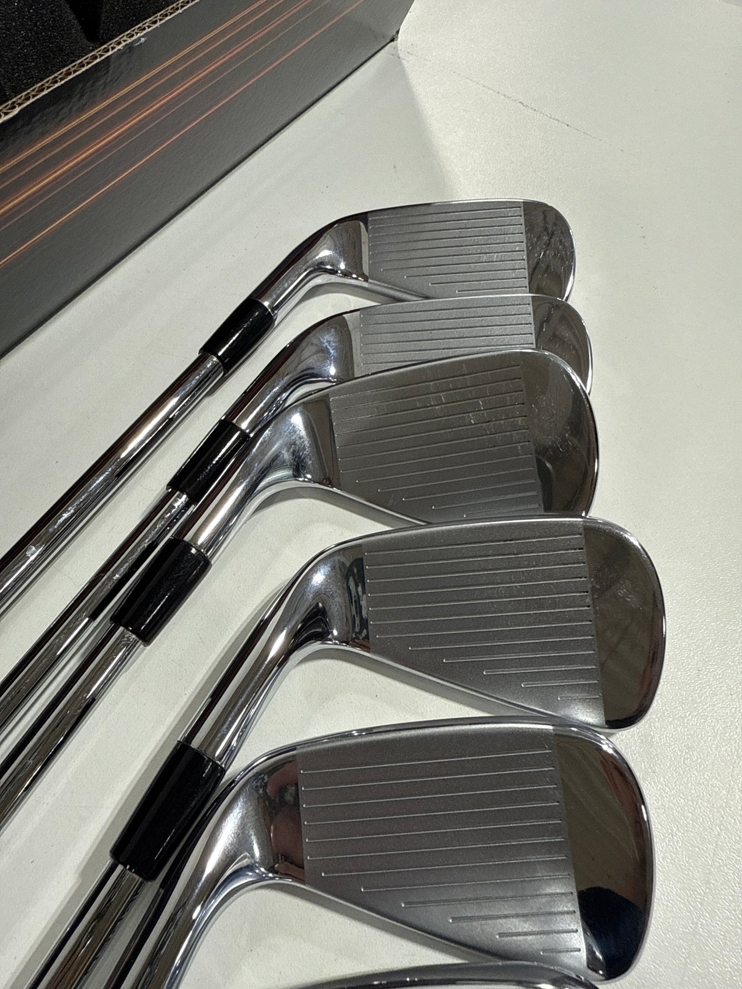 Used Kirkland Signature 7-piece Players Iron Set, Right Handed Regular Flex