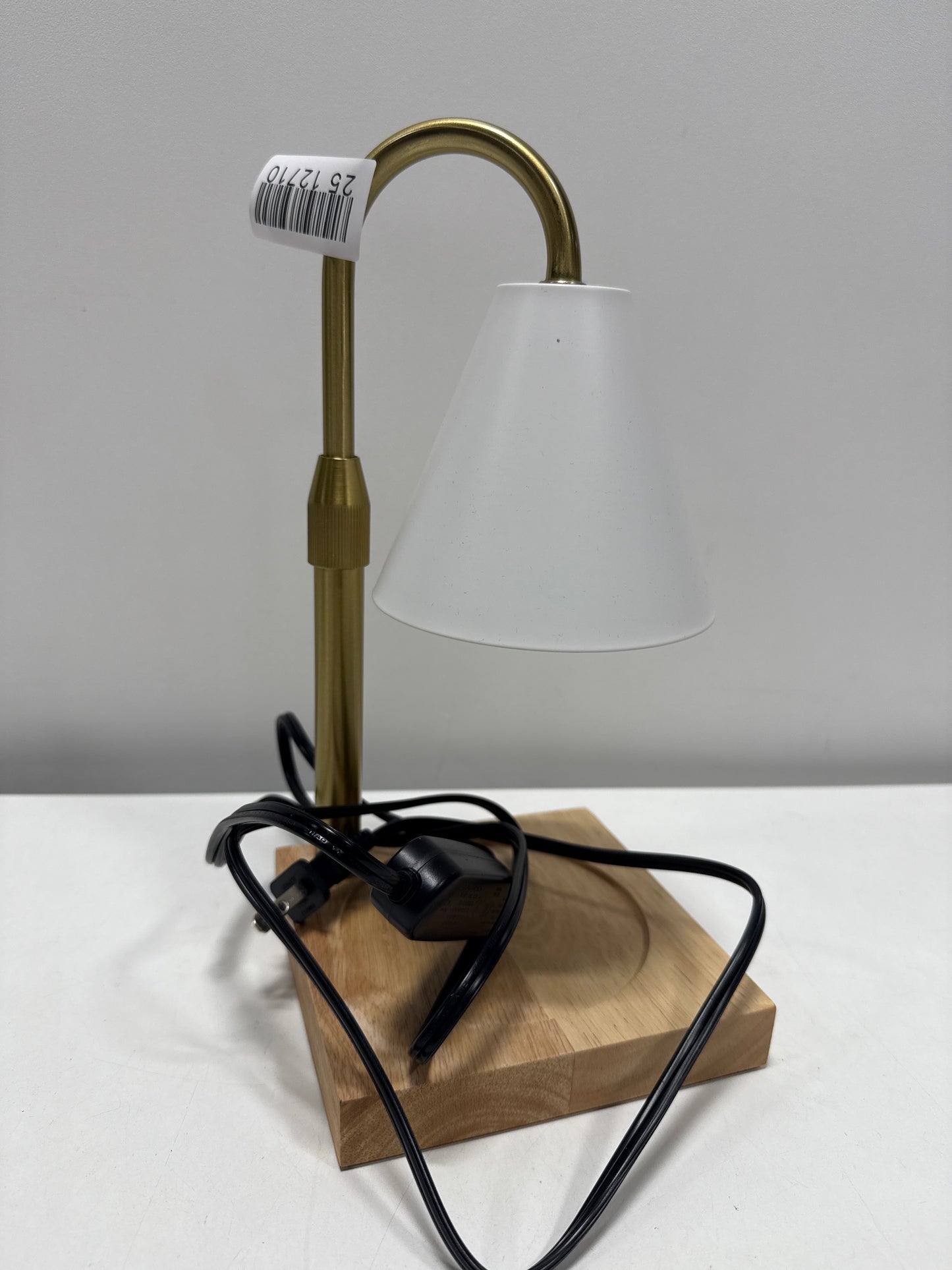 Used Mikasa, Plug-in Candle Lamp Warmer | Metal Stand