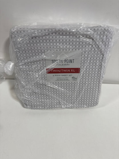 4-Piece Printed Sheet Set 17" Extra Deep | Cool, Crisp, Breathable Bed Sheets - Brushed for Softness (Ernesto Tile, Twin XL)