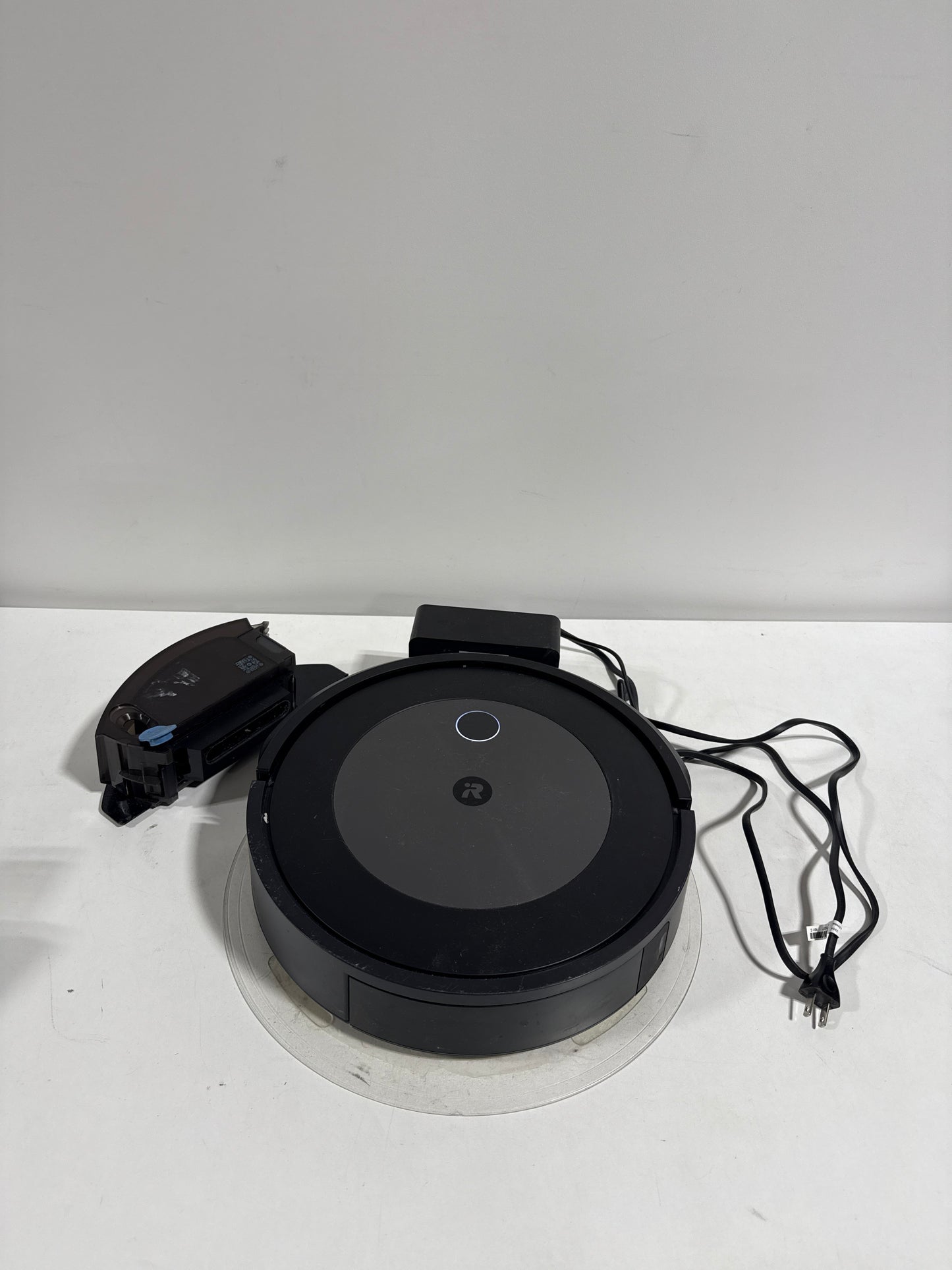 Used IRobot - Roomba Combo J5 Robot Vacuum and Mop - Graphite