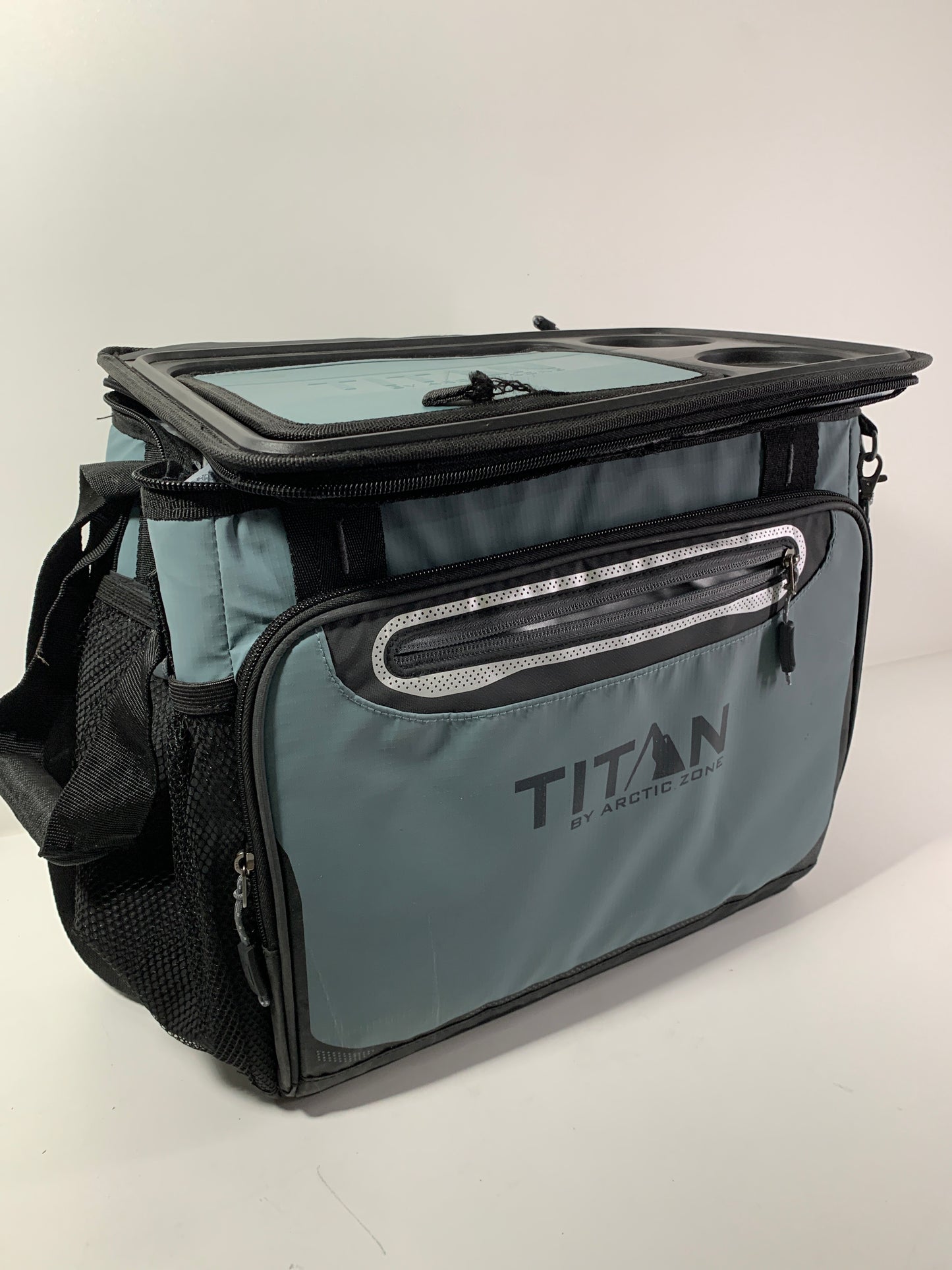 Titan 40 Can Cooler Black/Grey