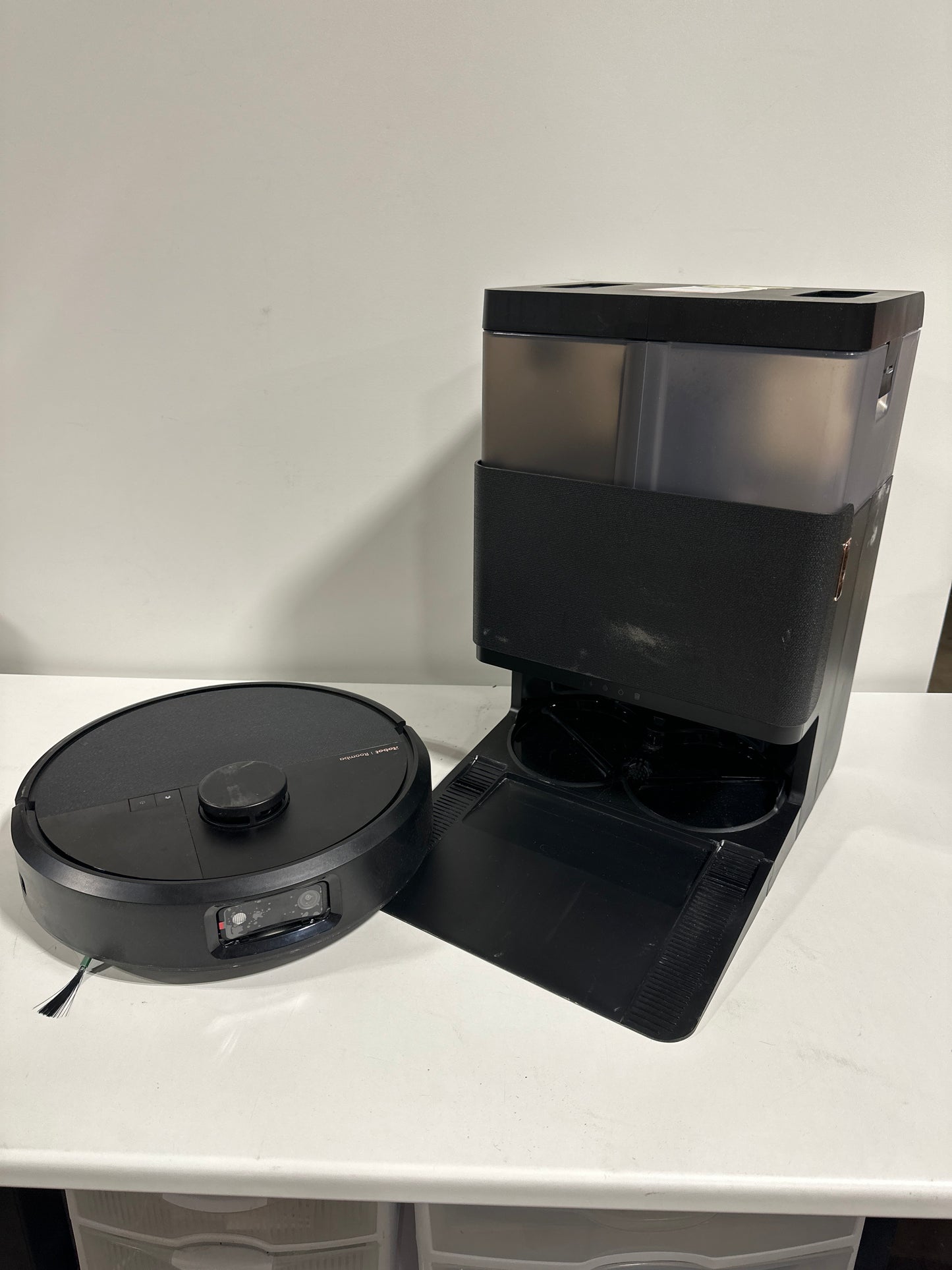 Used IRobot - Roomba 505 Combo Vacuum & Mop + AutoWash Dock