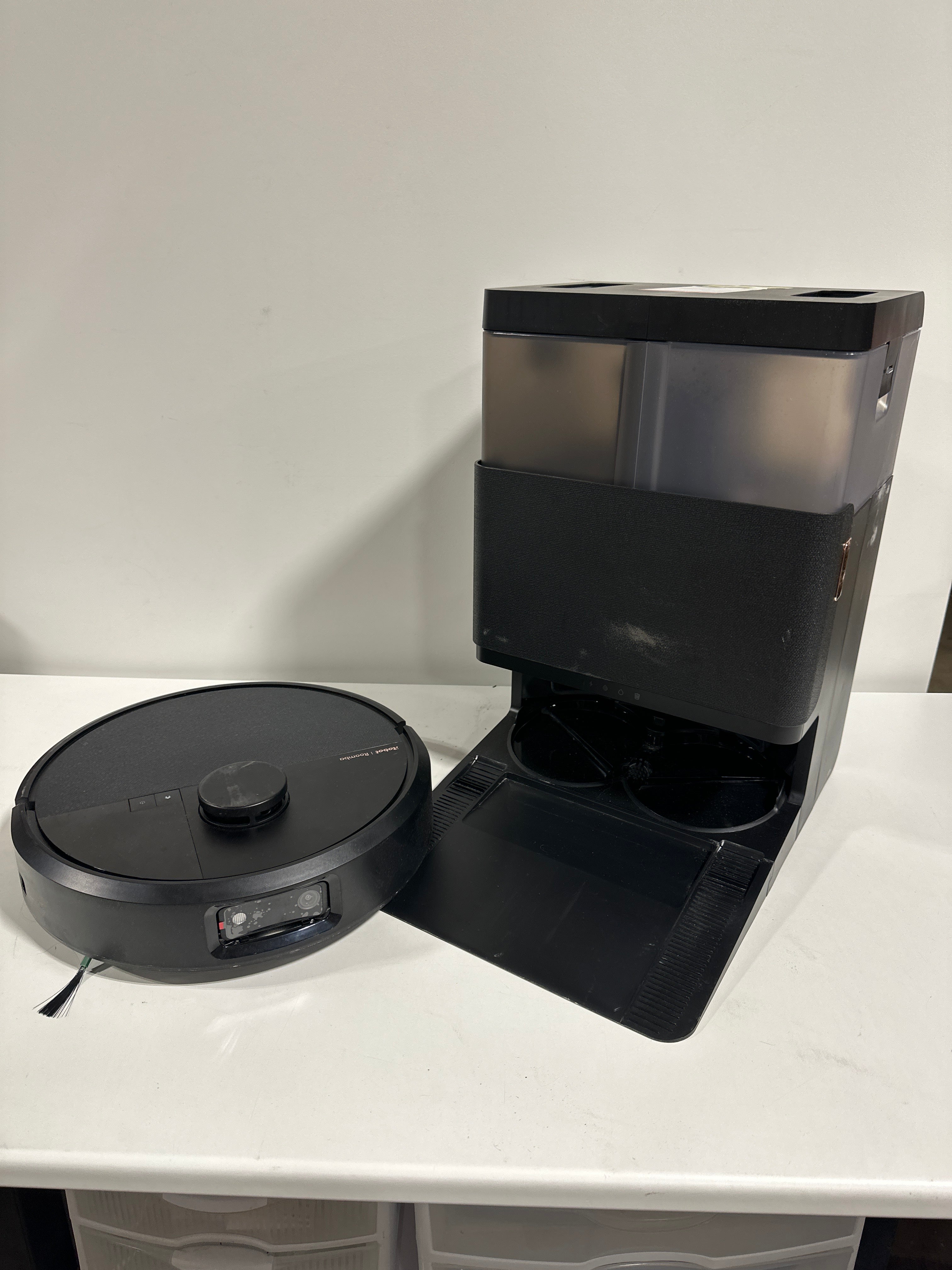Used IRobot - Roomba 505 Combo Vacuum & Mop + AutoWash Dock - *Vacuums & Carpet Cleaners
