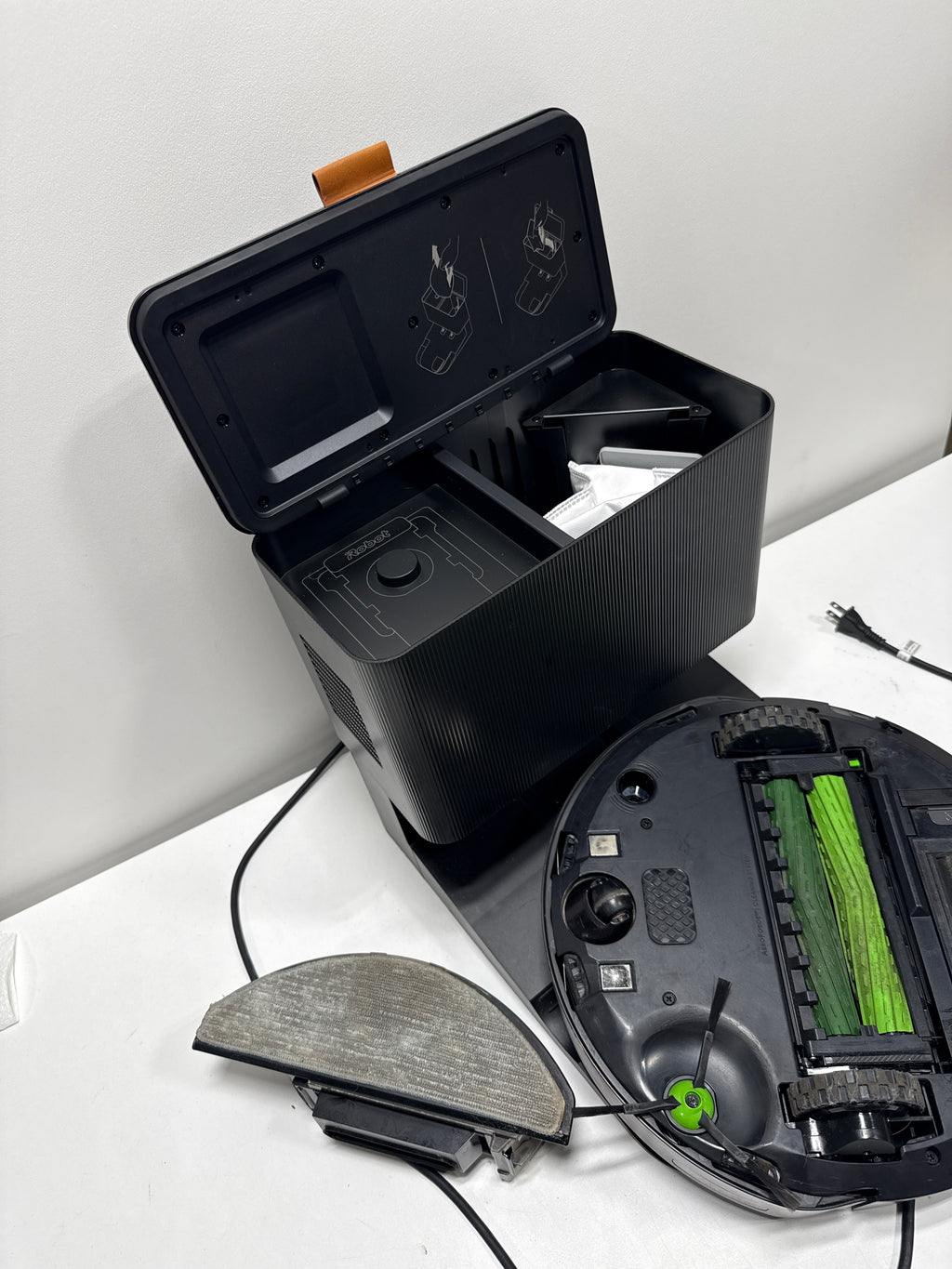 Used Roomba Combo J5+ Self-Emptying Robotic Vacuum and Mop