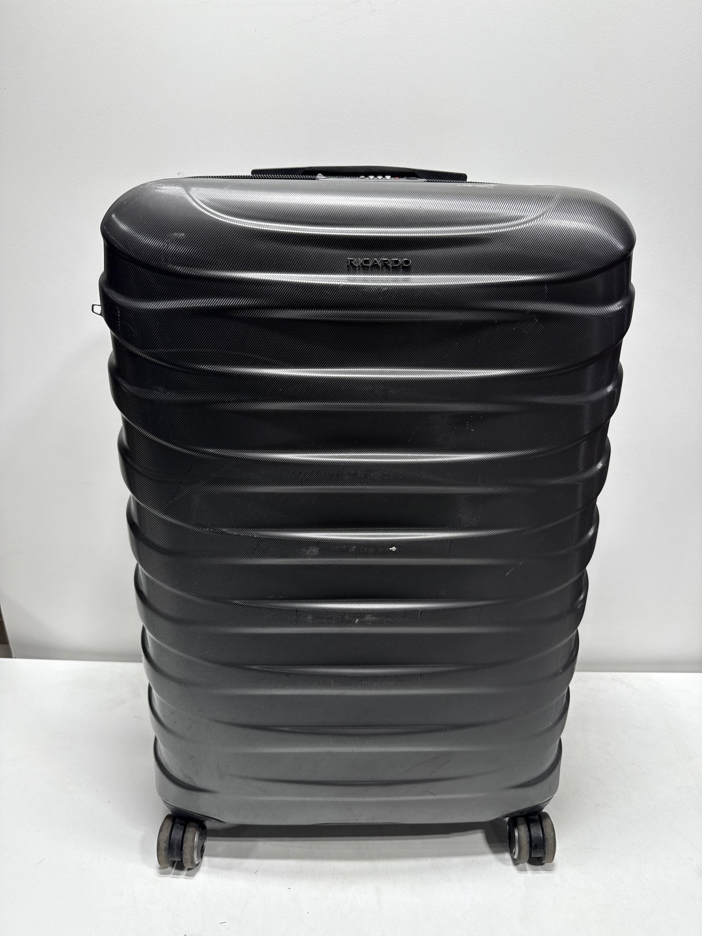 Used Ricardo 3 piece Hardside Spinner Set