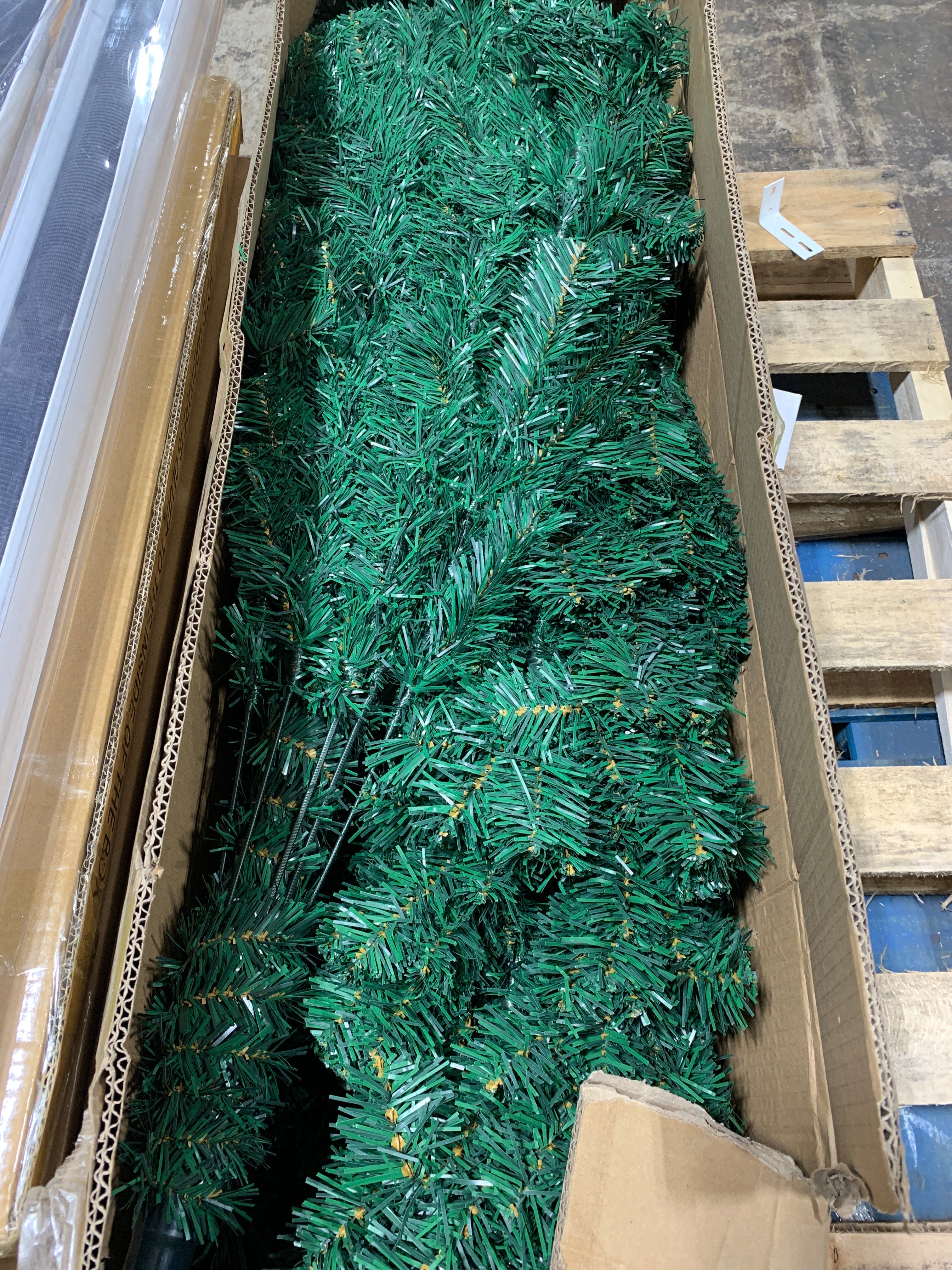 Premium 10FT Artificial Spruce Hinged Christmas Tree，Xmas Tree with 2150 Branches Tips and Foldable Stand for Holiday